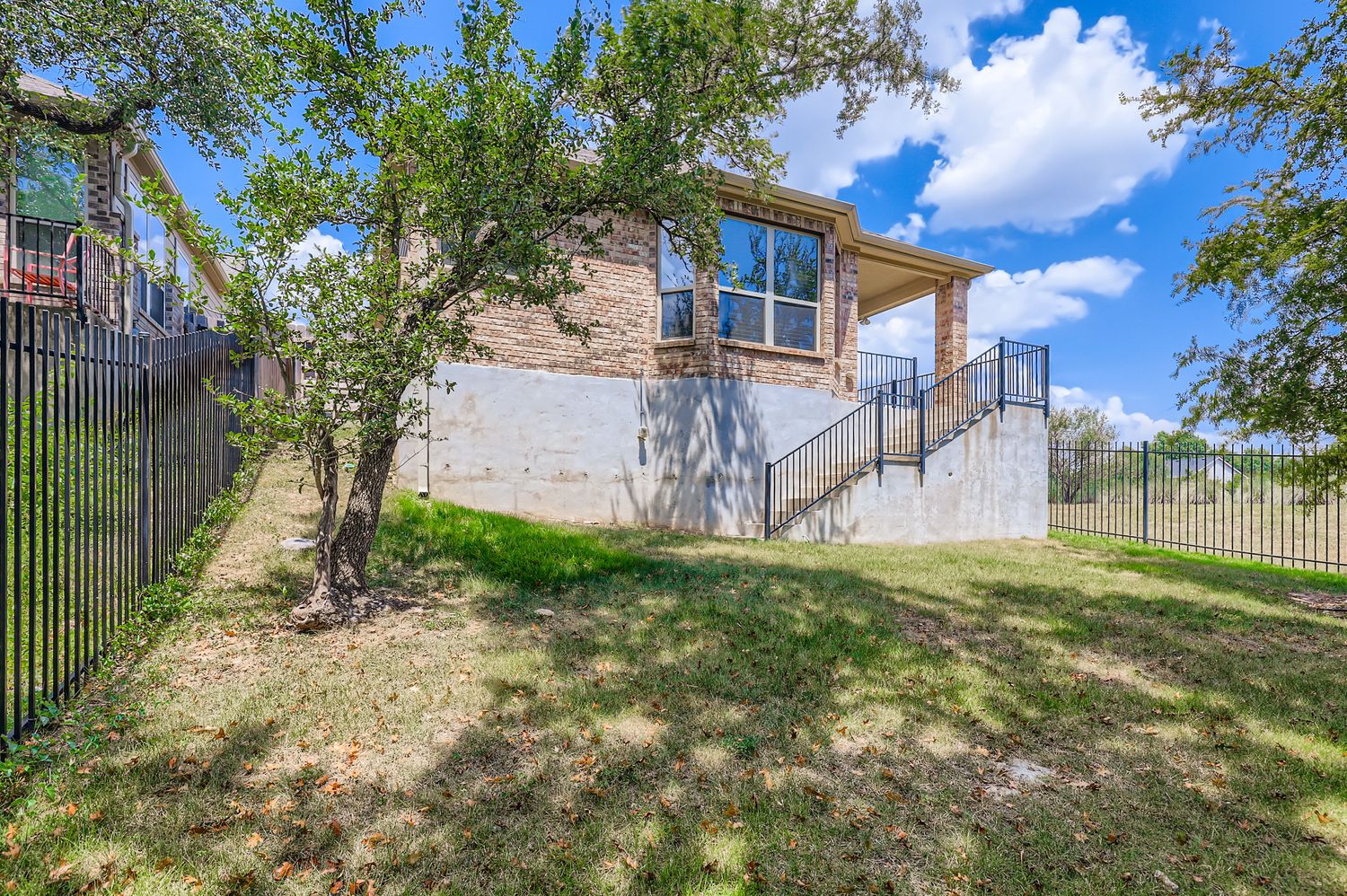 main property photo 24