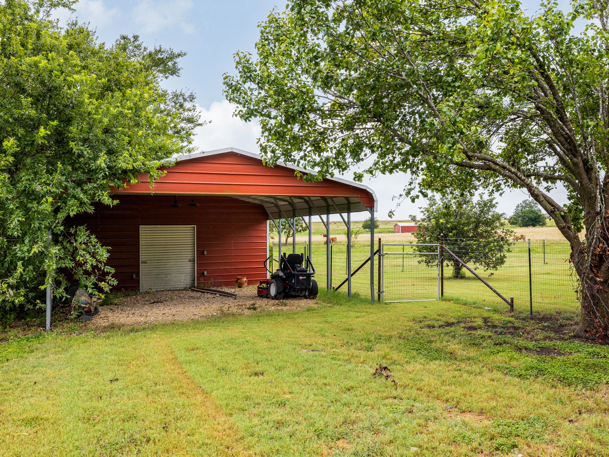 main property photo 32