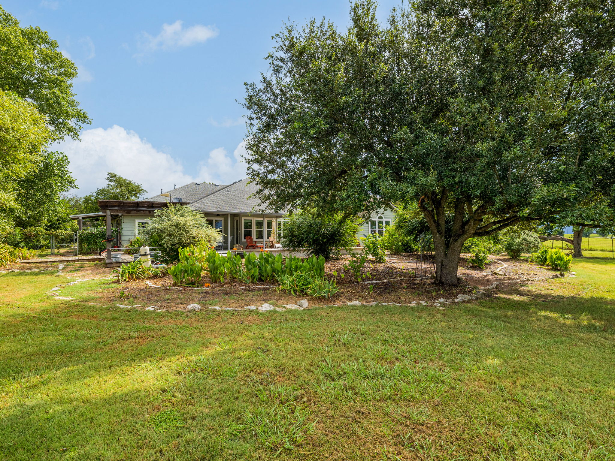 main property photo 33