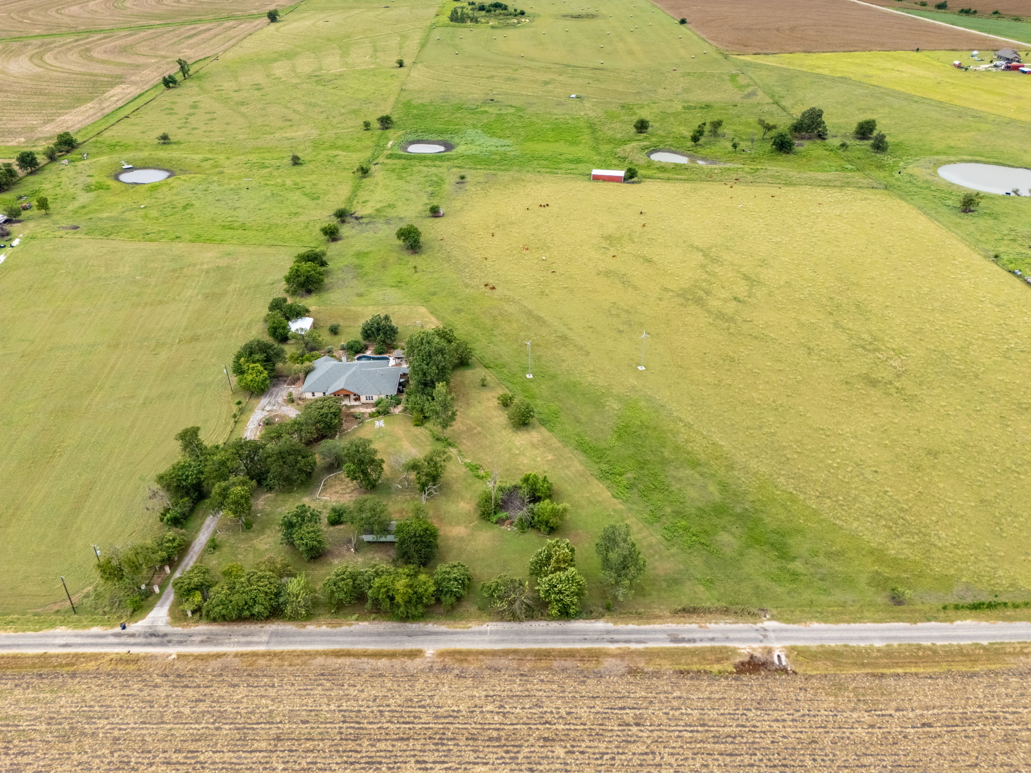 main property photo 34
