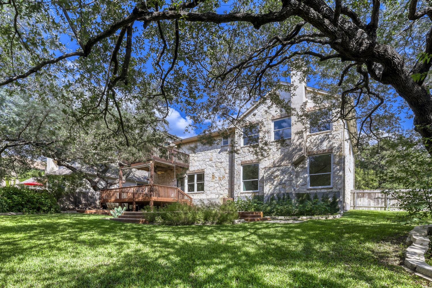 main property photo 30