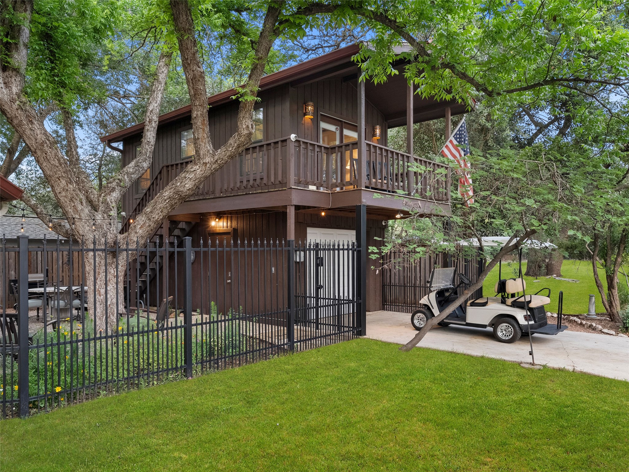main property photo 28