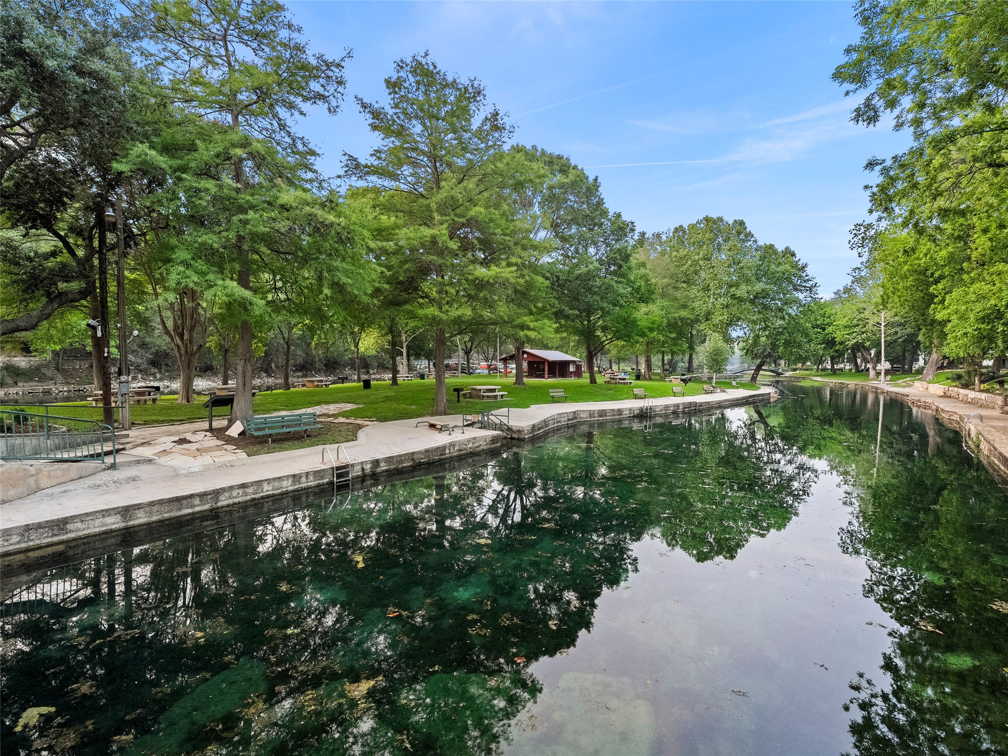 main property photo 32