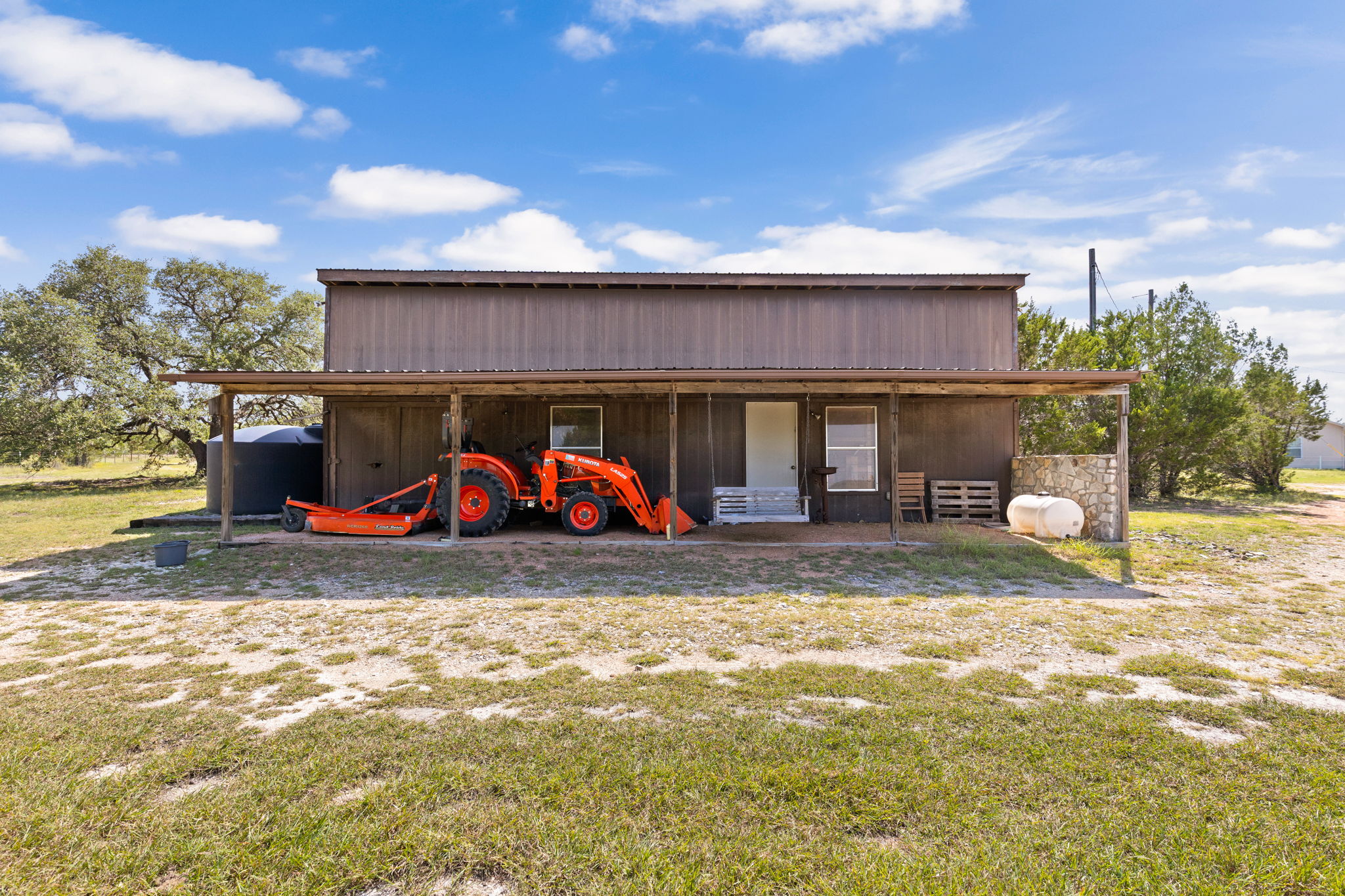 main property photo 8