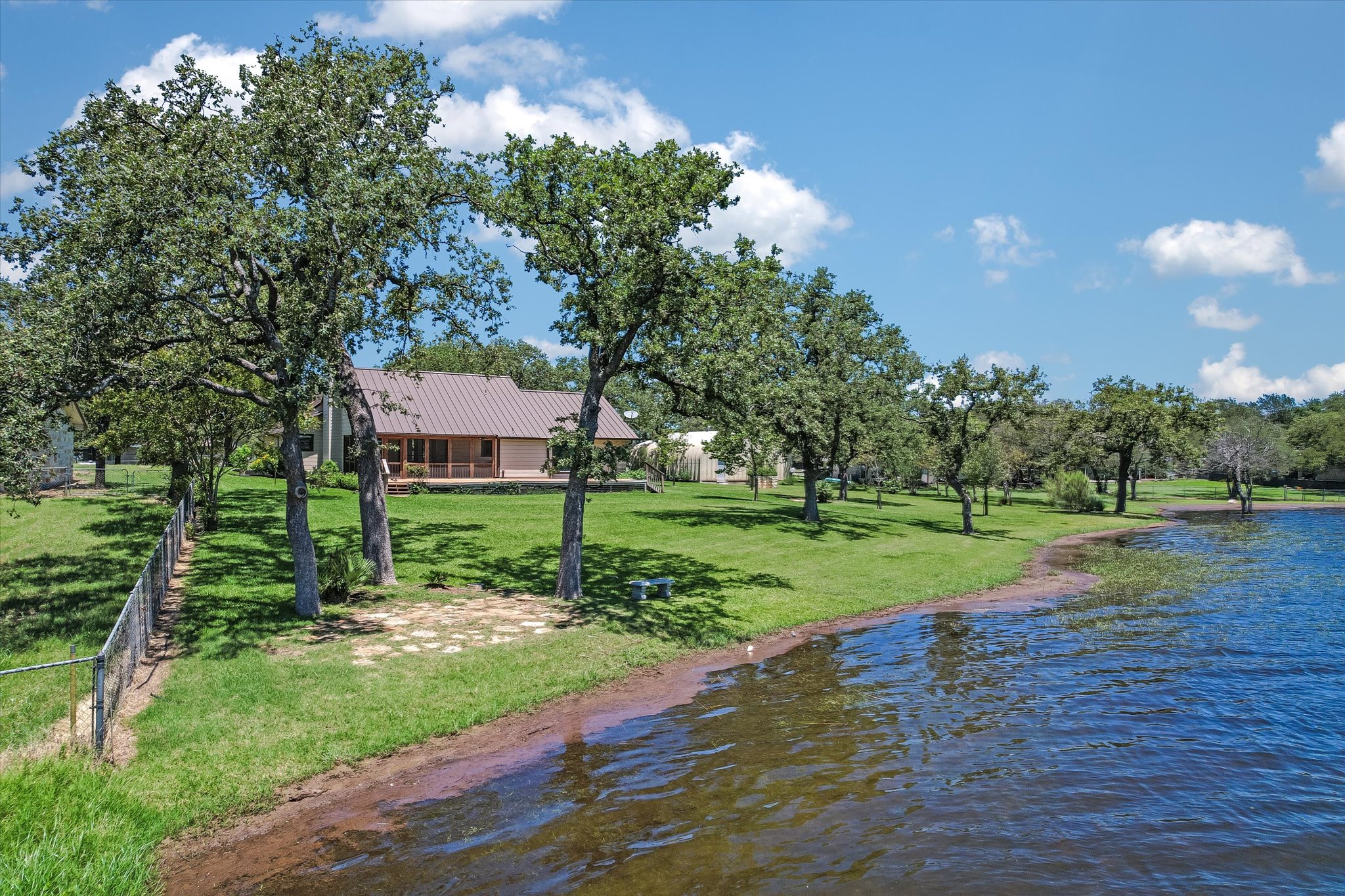 main property photo 28