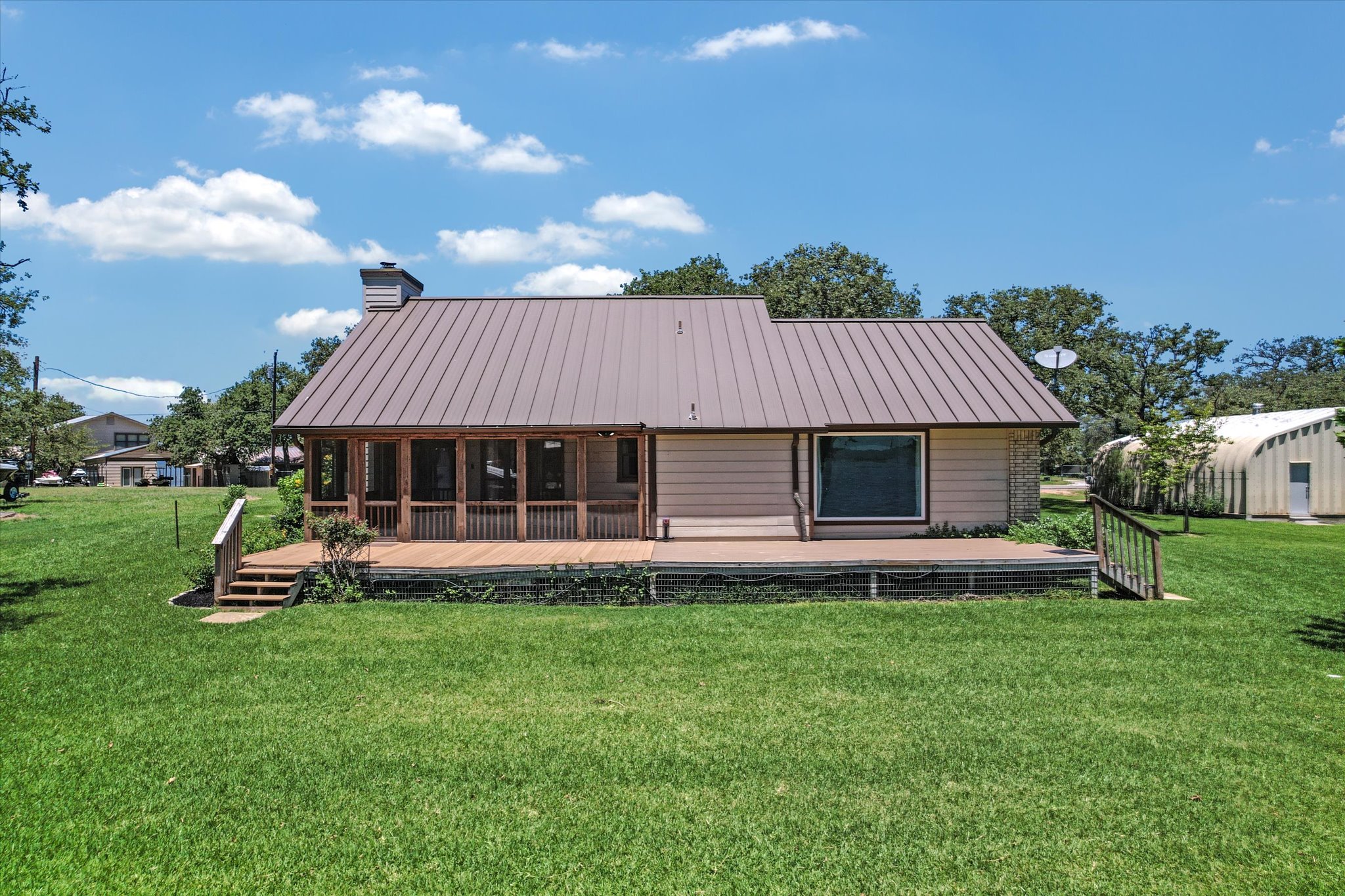 main property photo 30