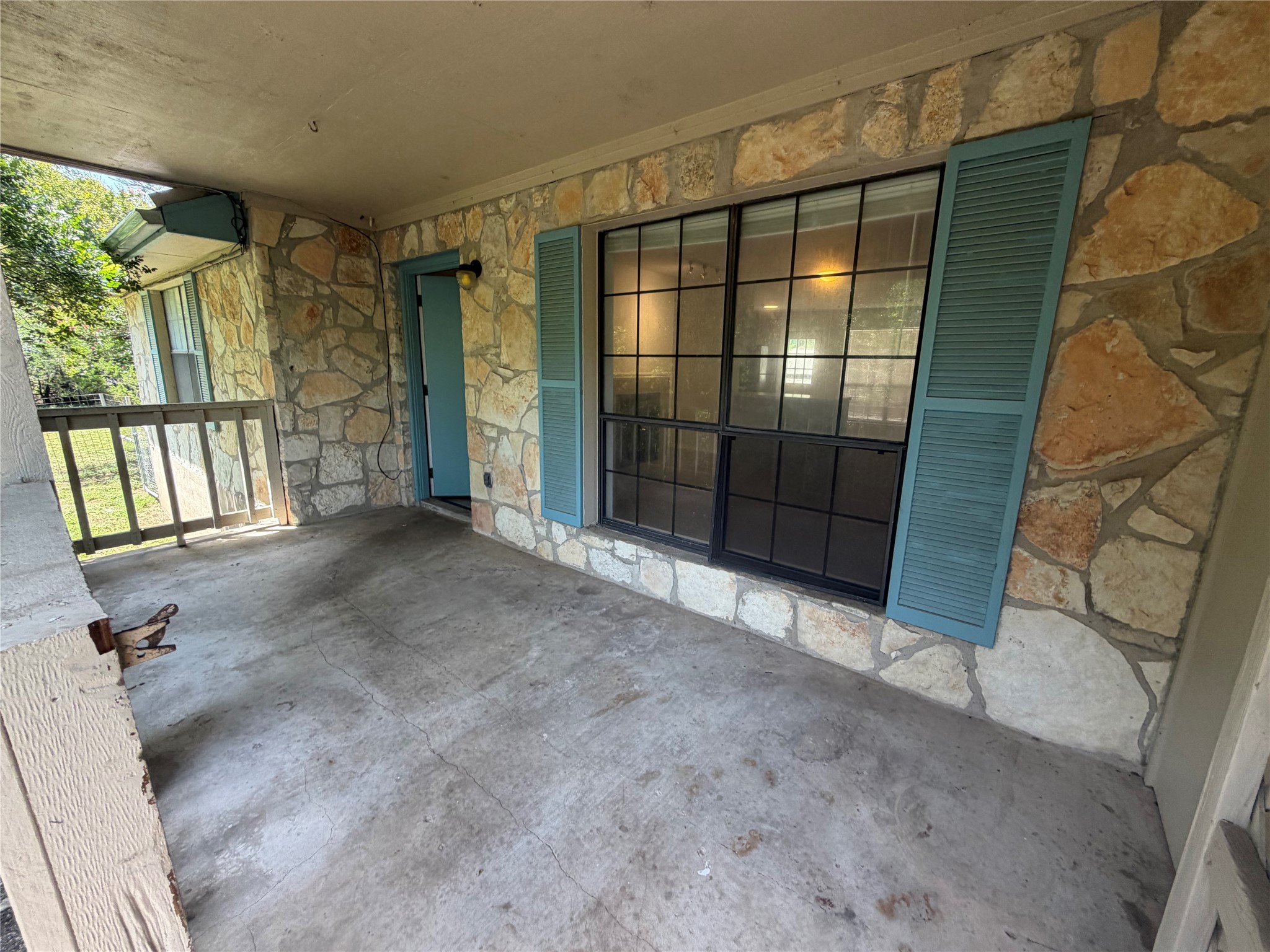 main property photo 12