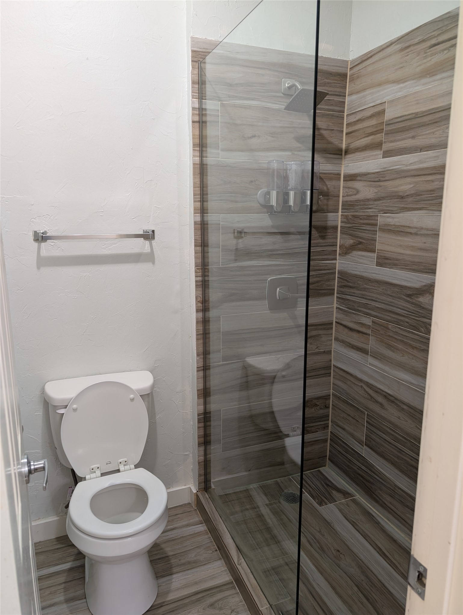 main property photo 16