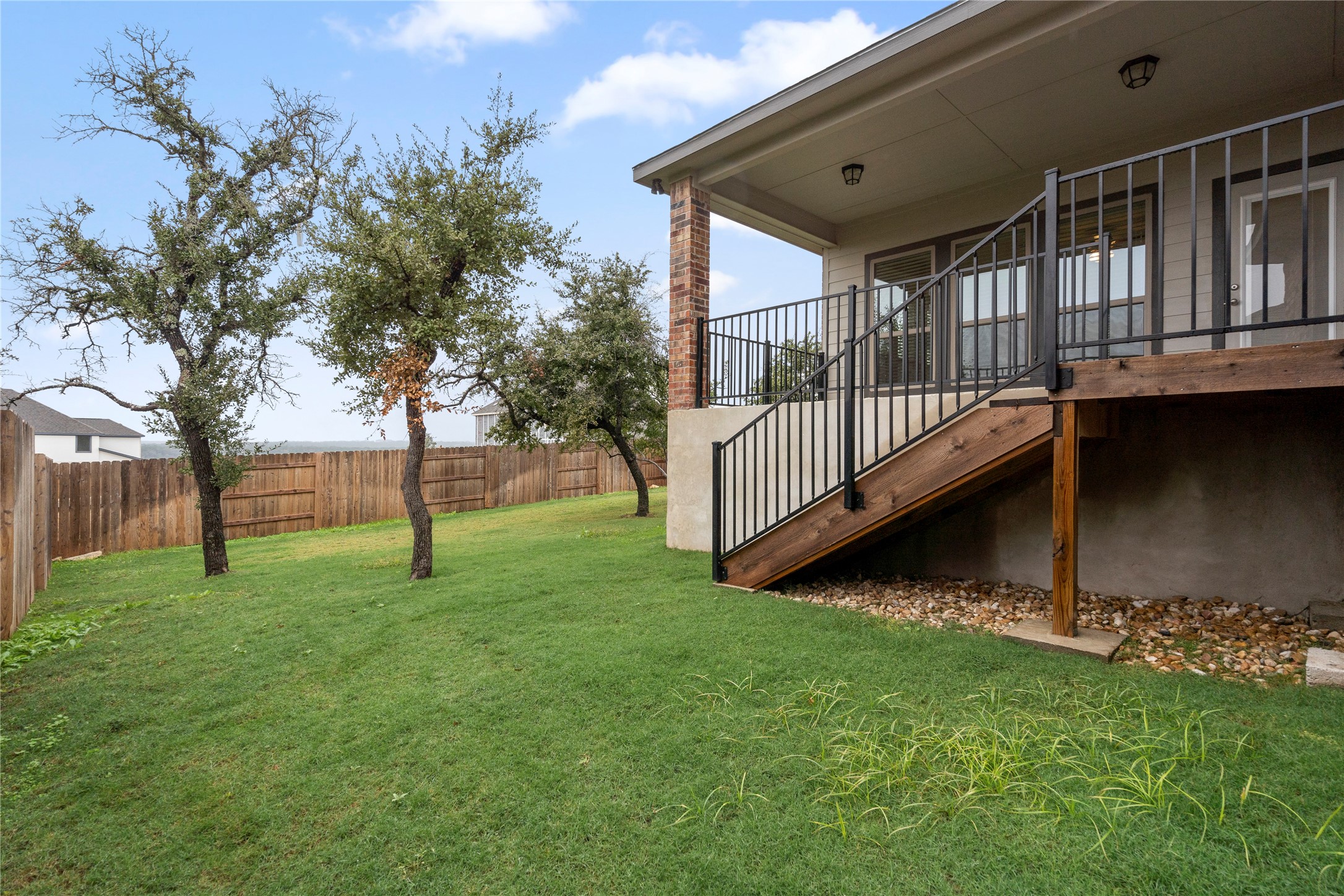 main property photo 23