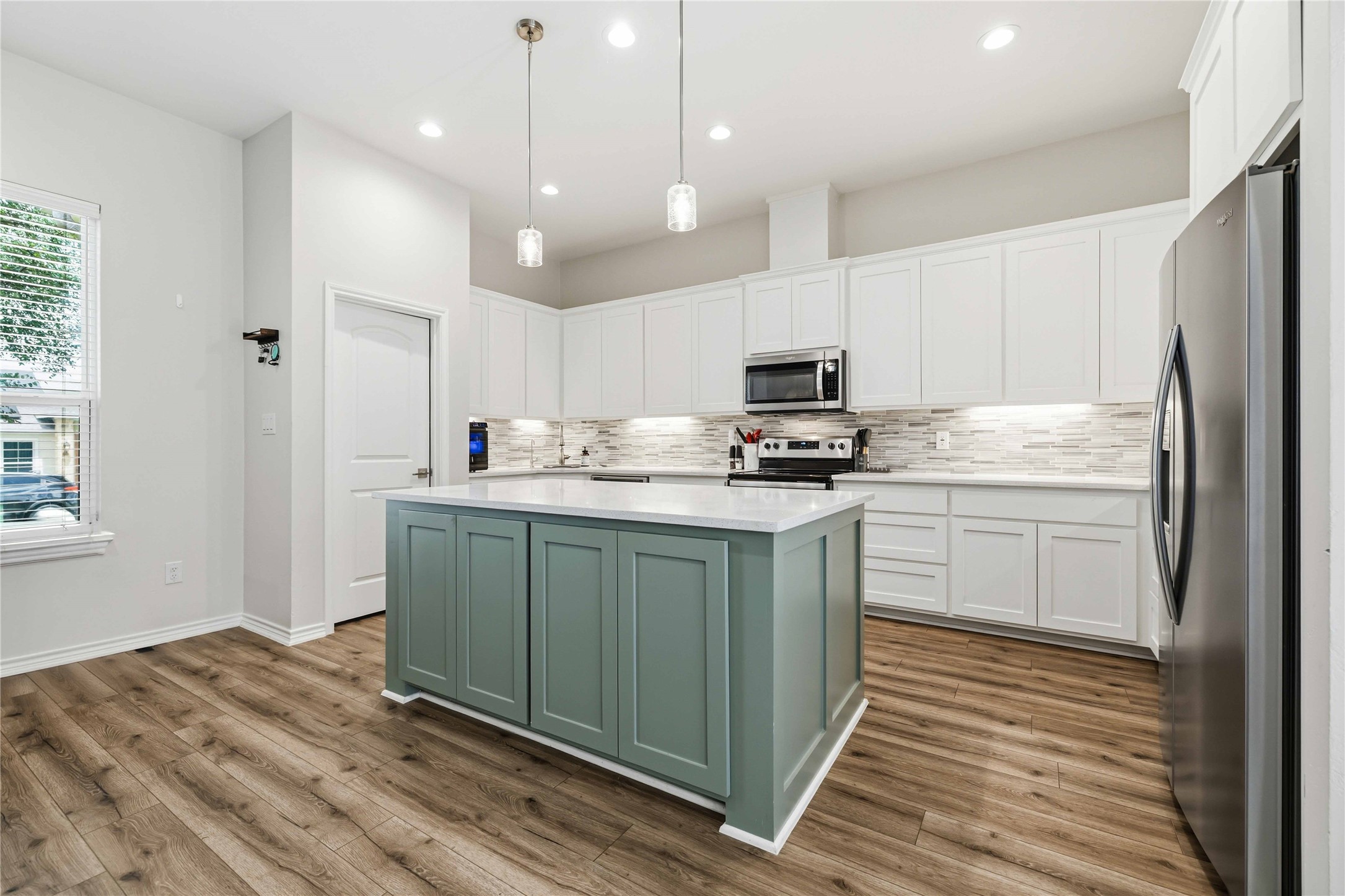 main property photo 8