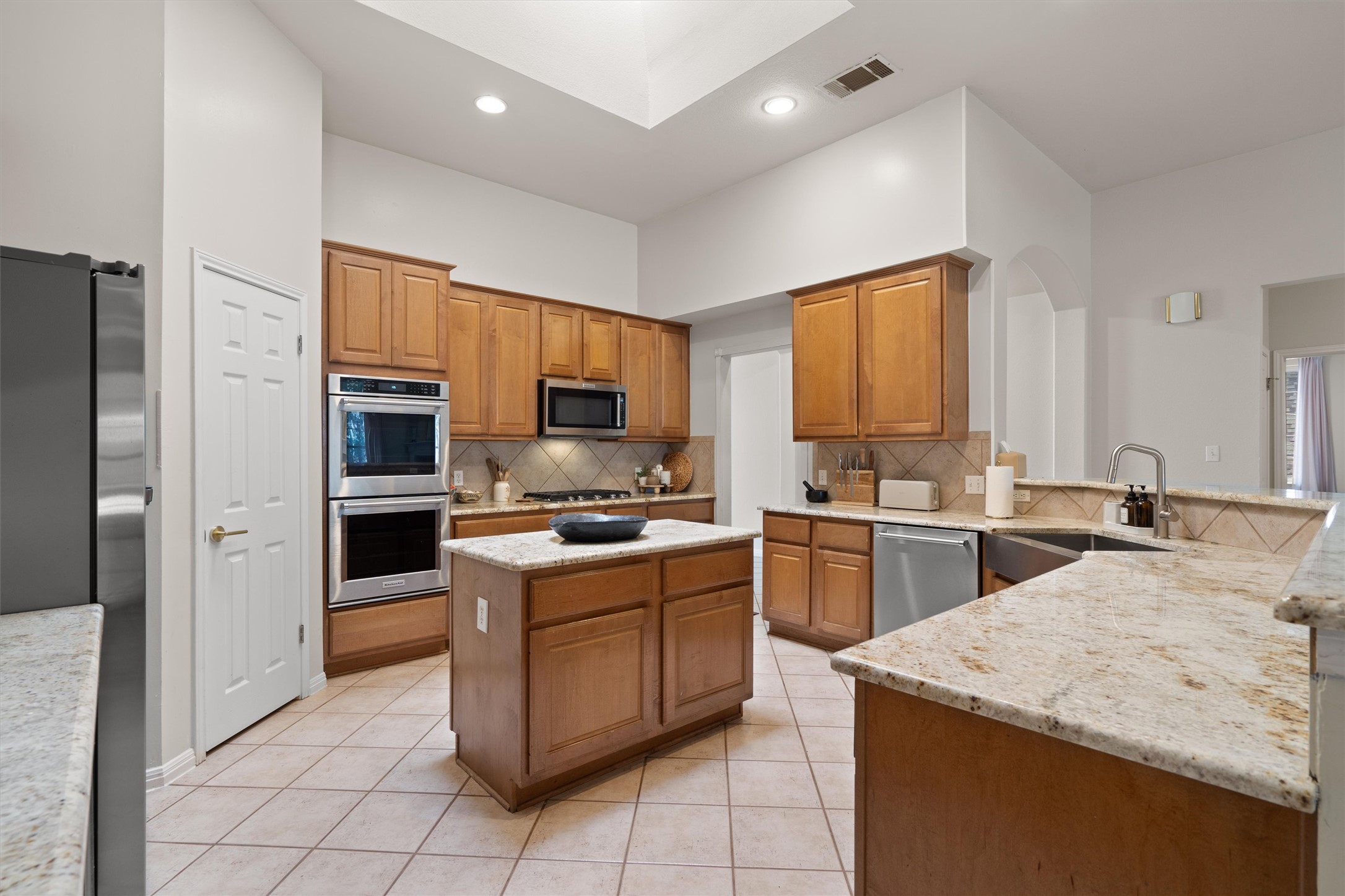main property photo 7
