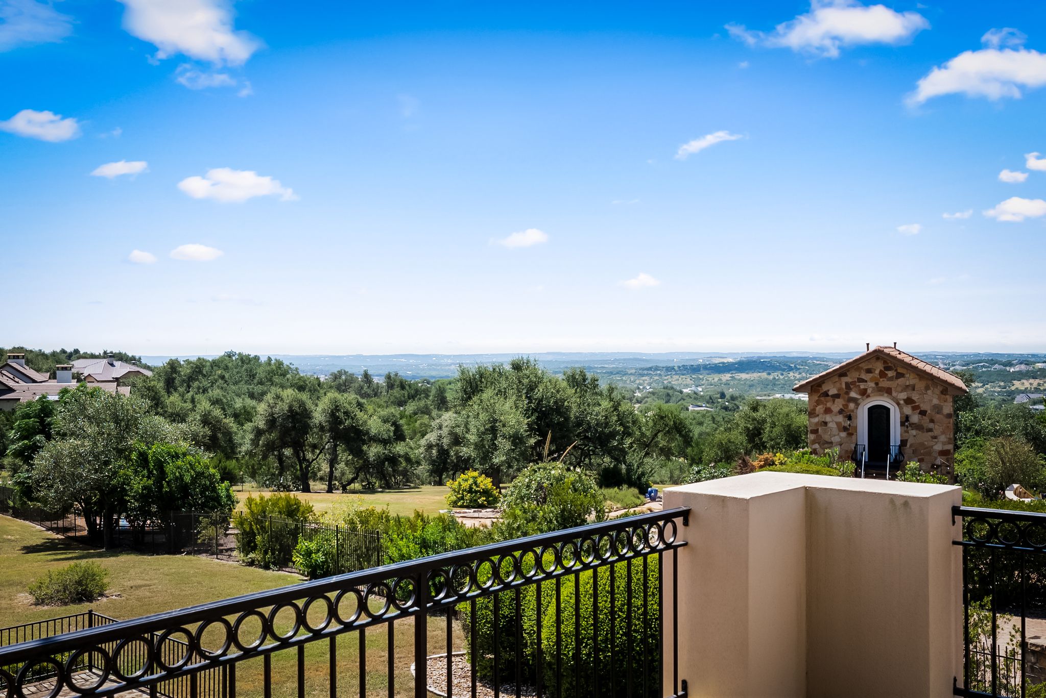 main property photo 32
