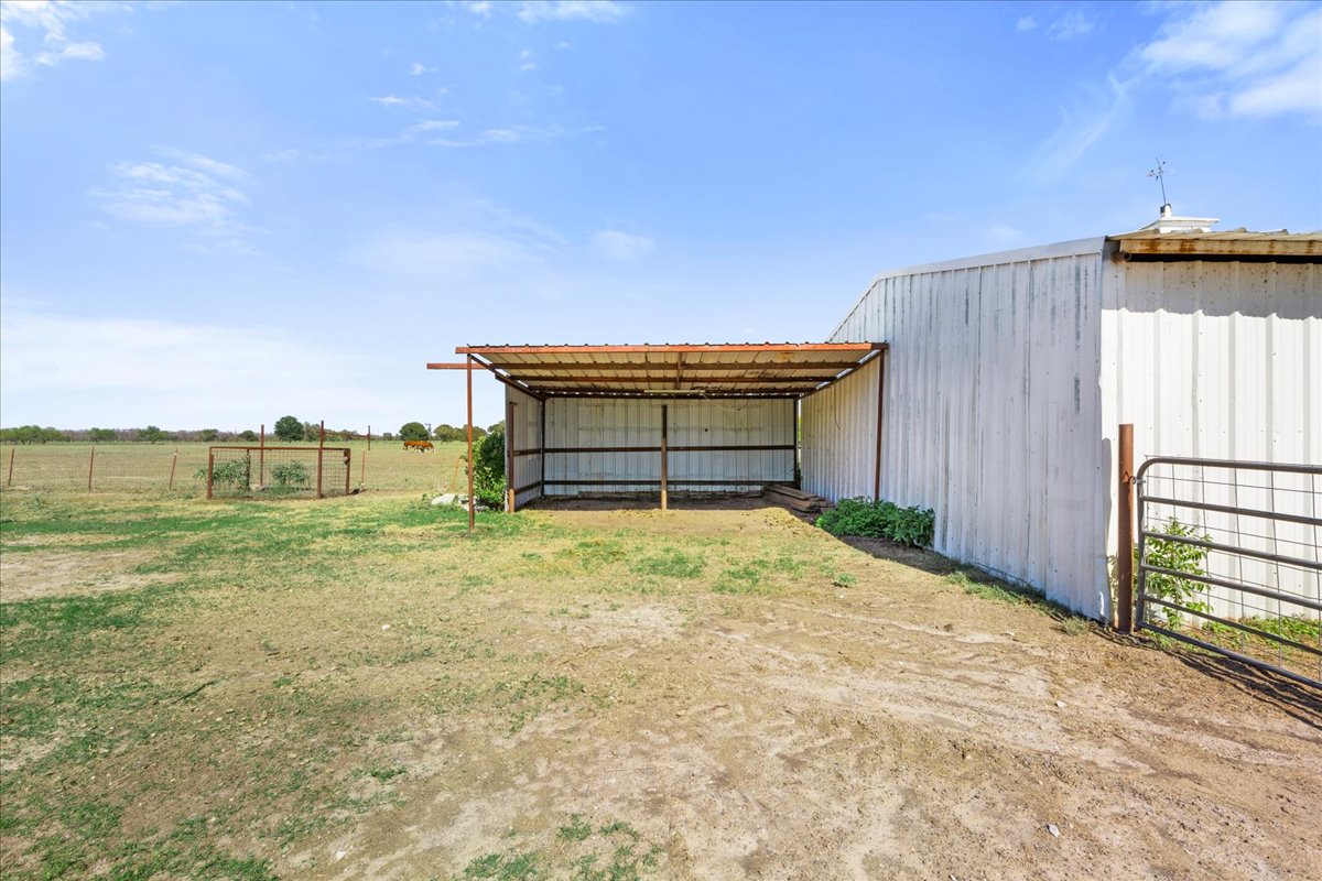 main property photo 34