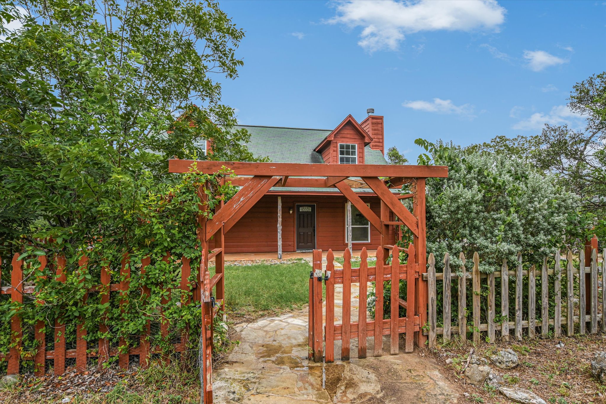 main property photo 3