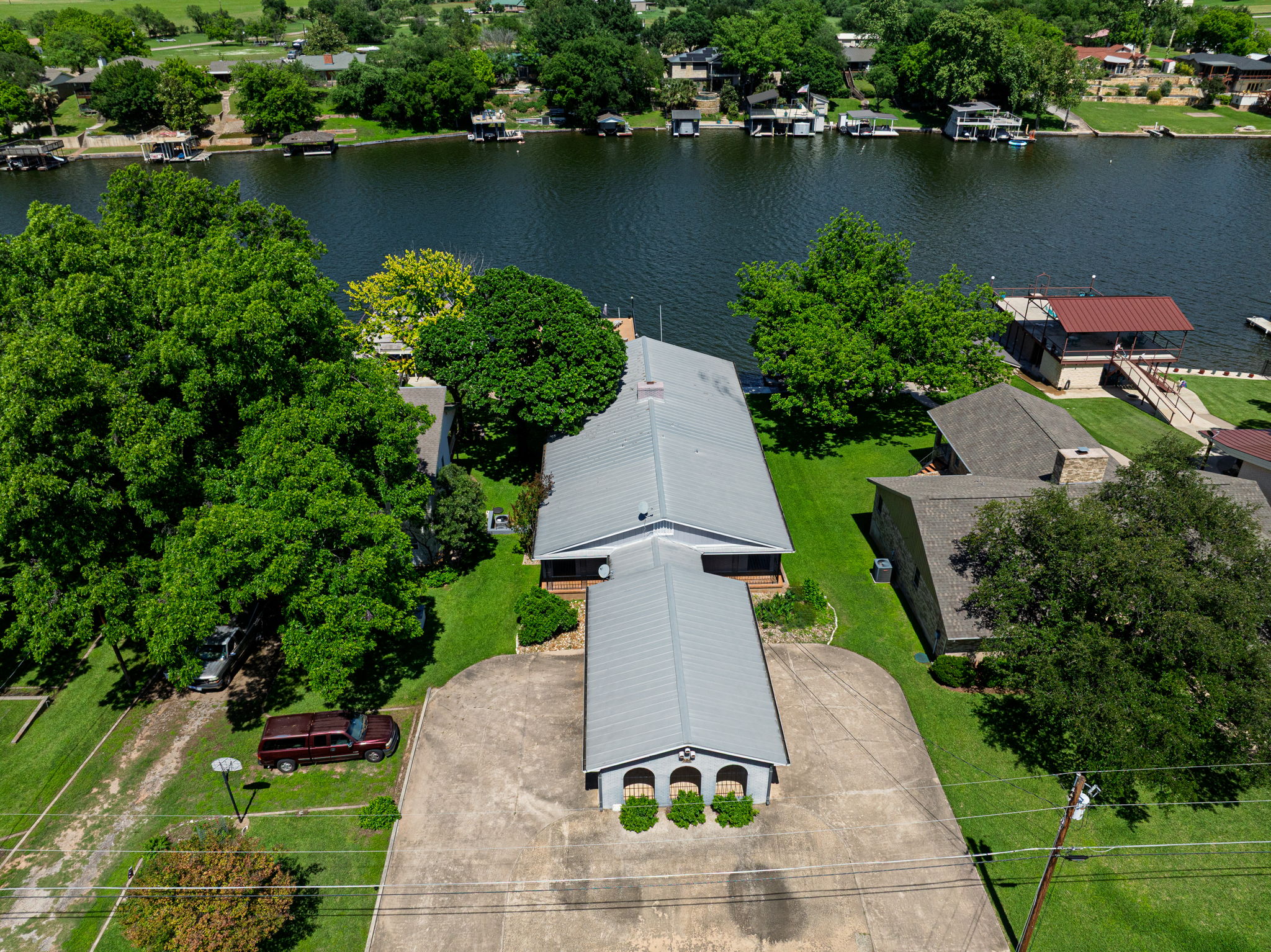 main property photo 33