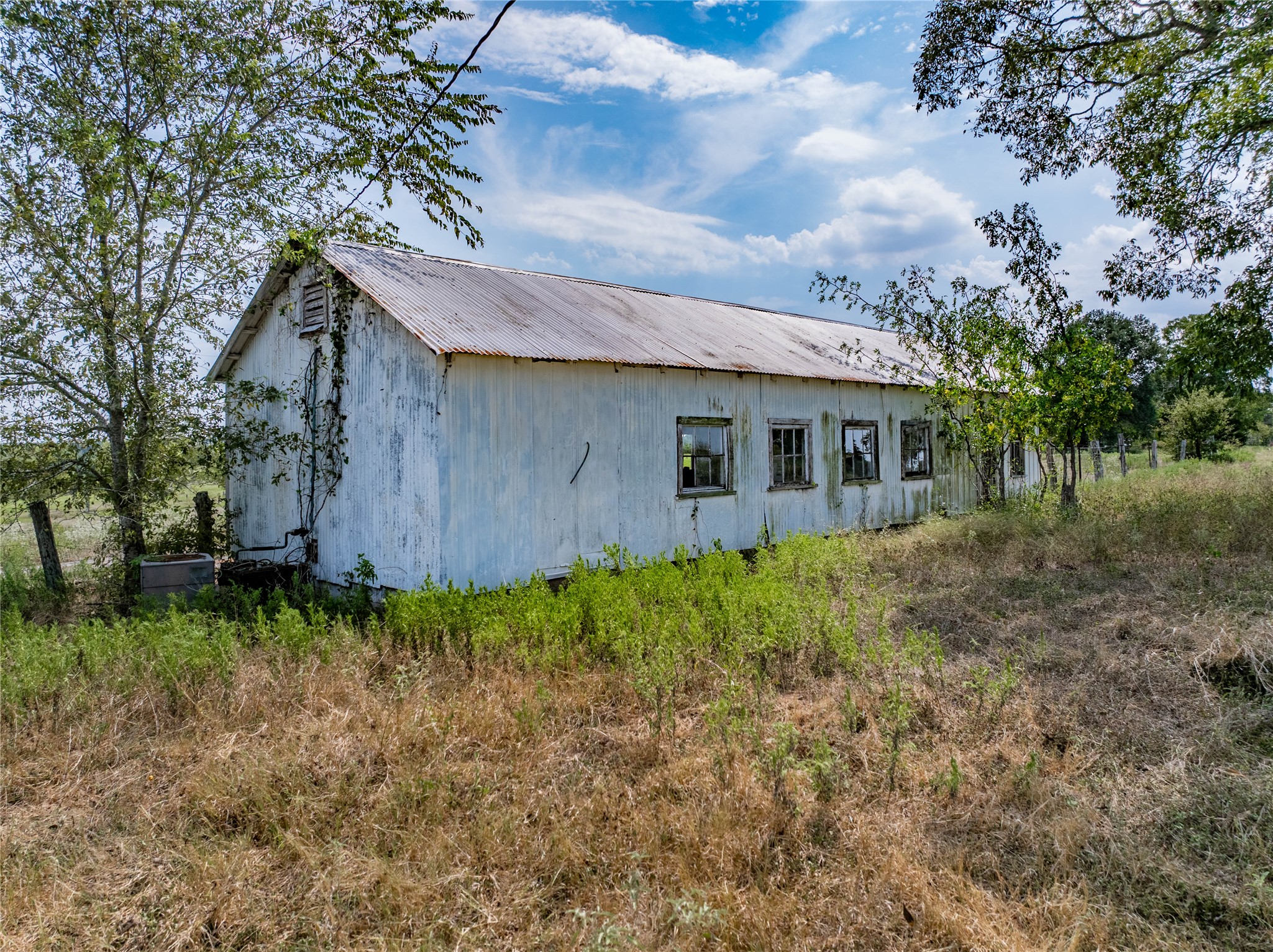 main property photo 10