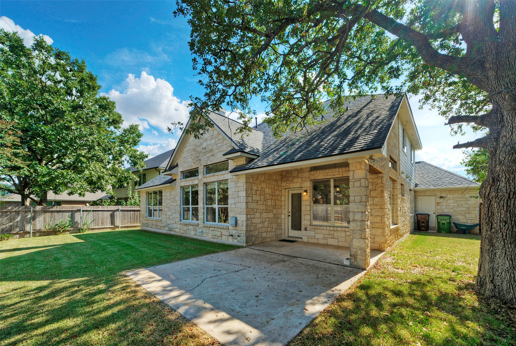 main property photo 24