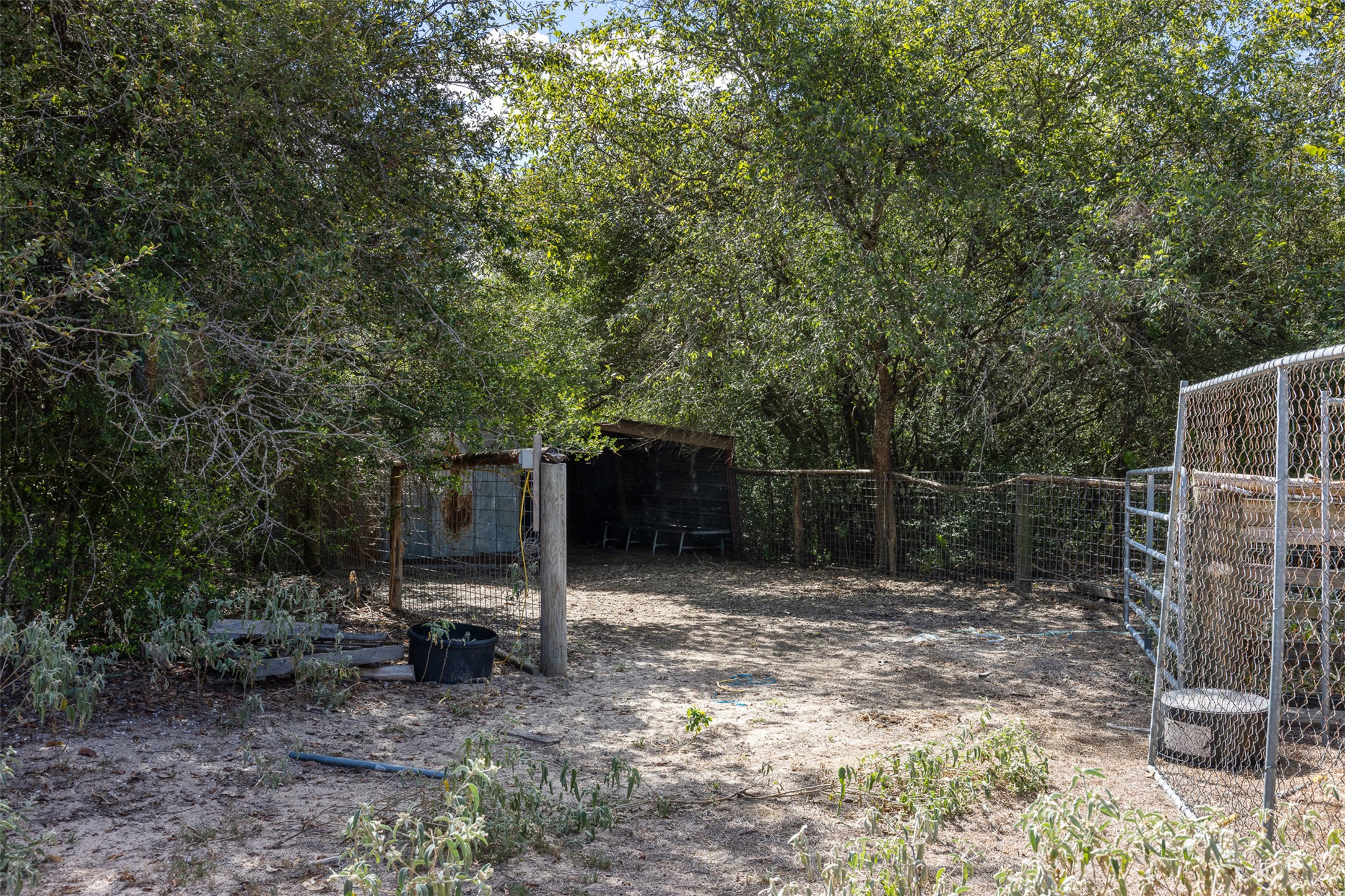 main property photo 19