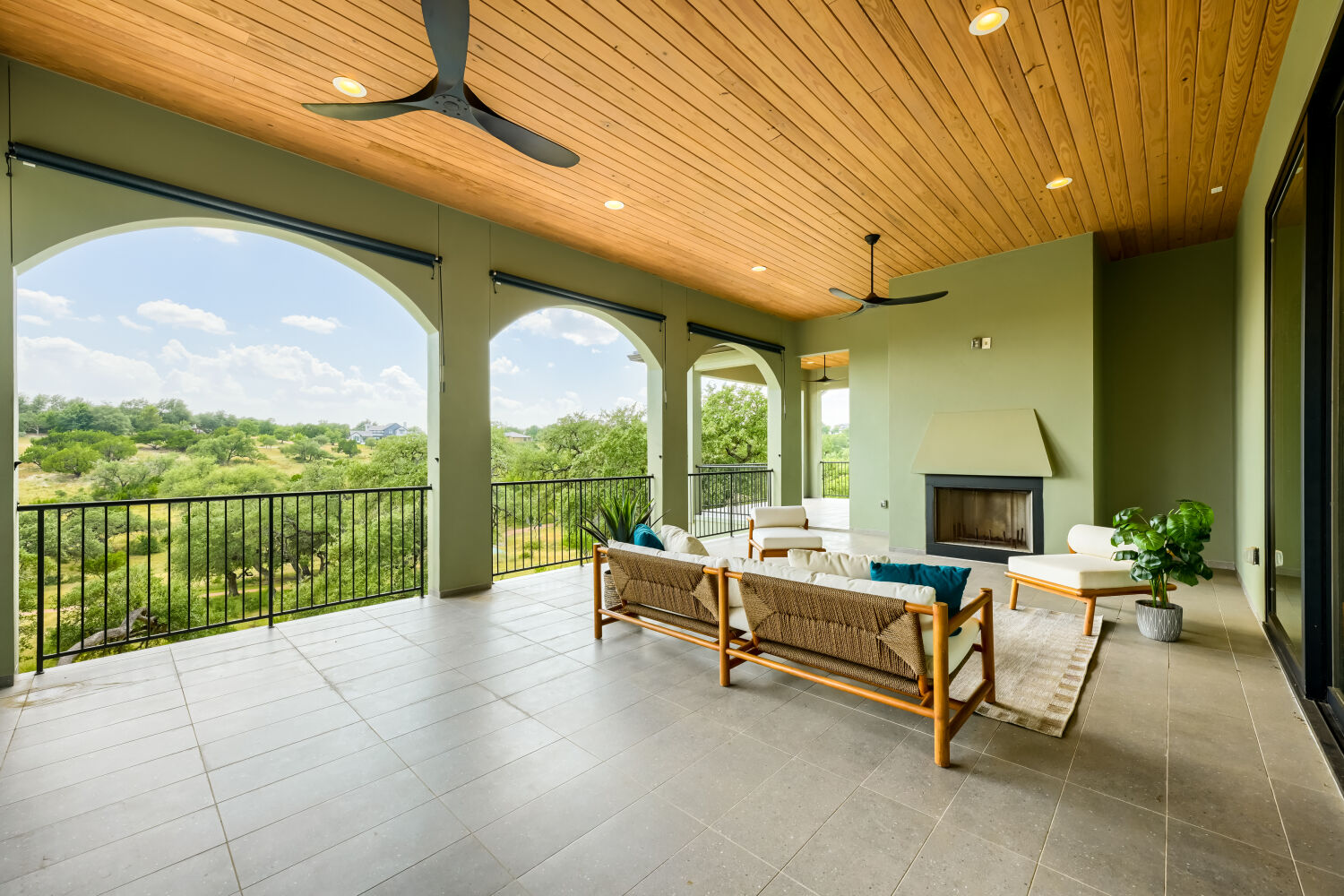main property photo 27