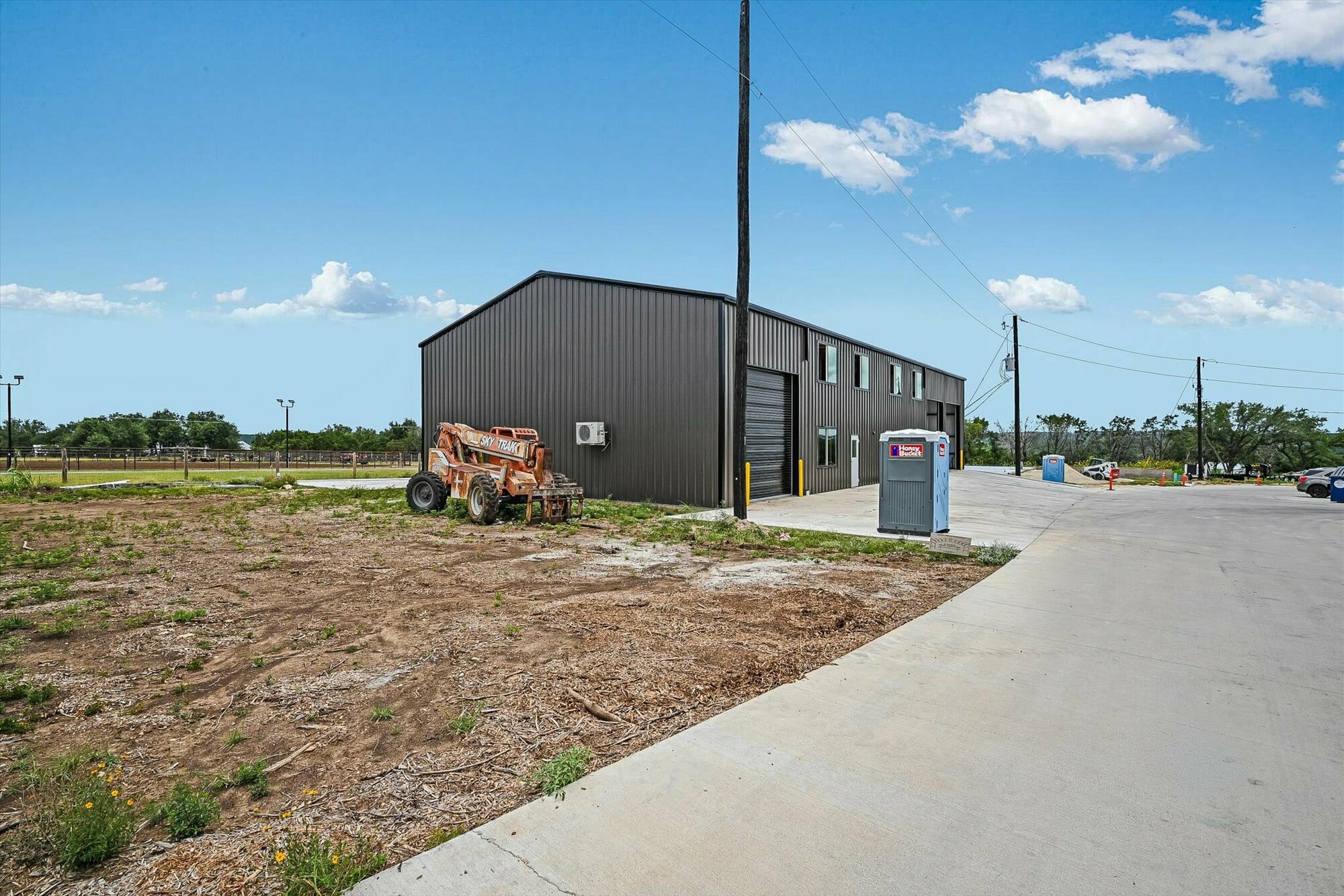 main property photo 4