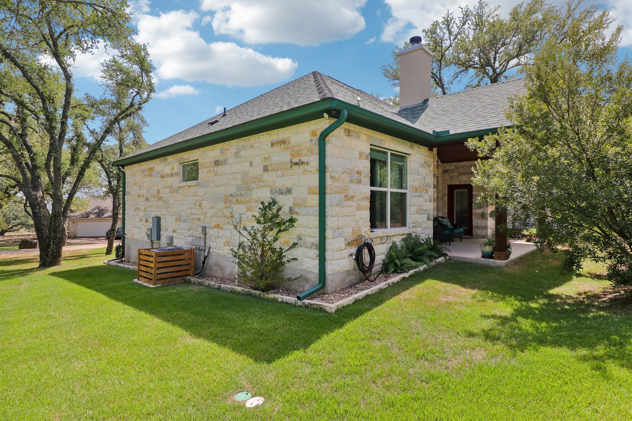 main property photo 13