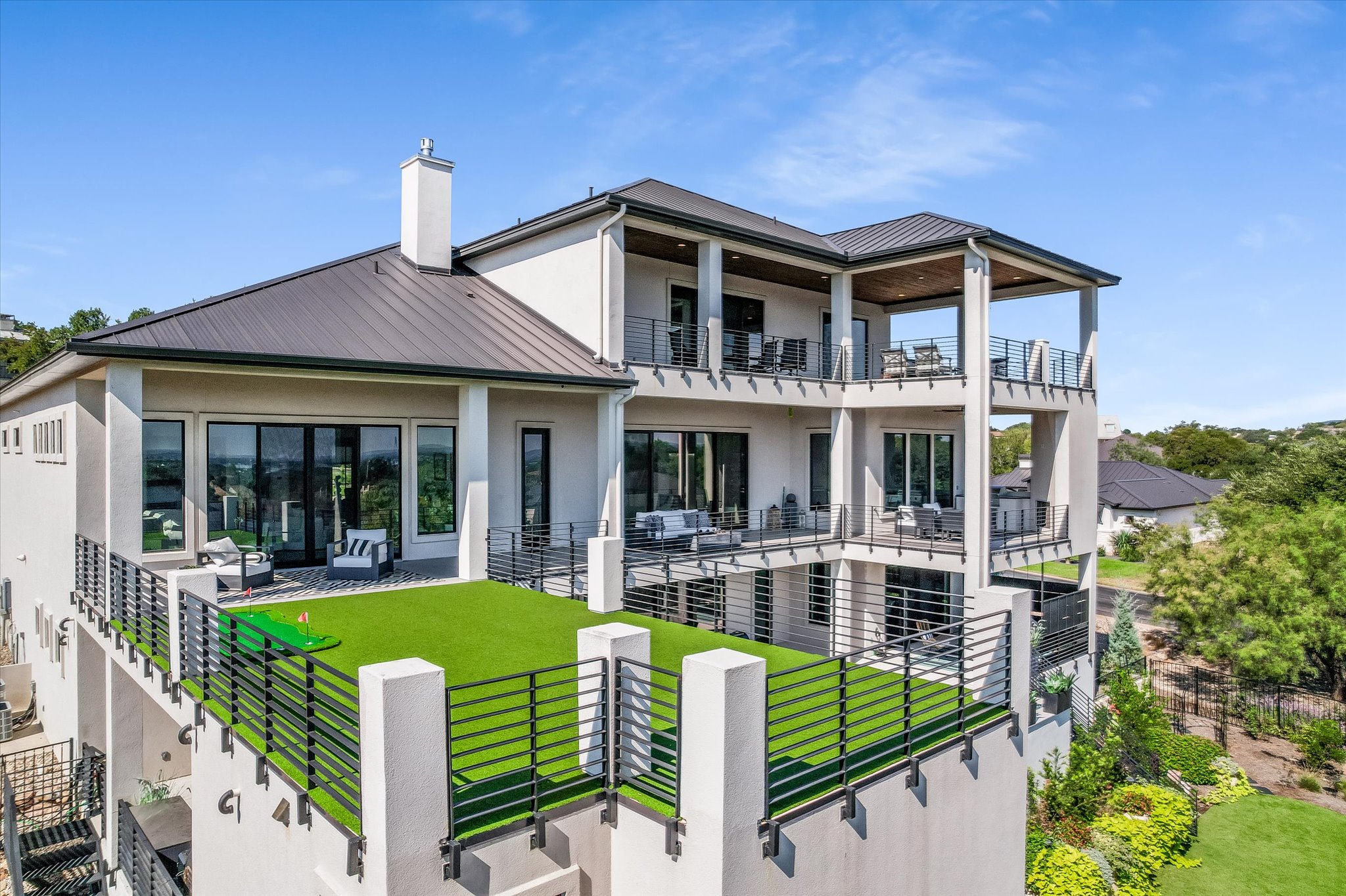 main property photo 34