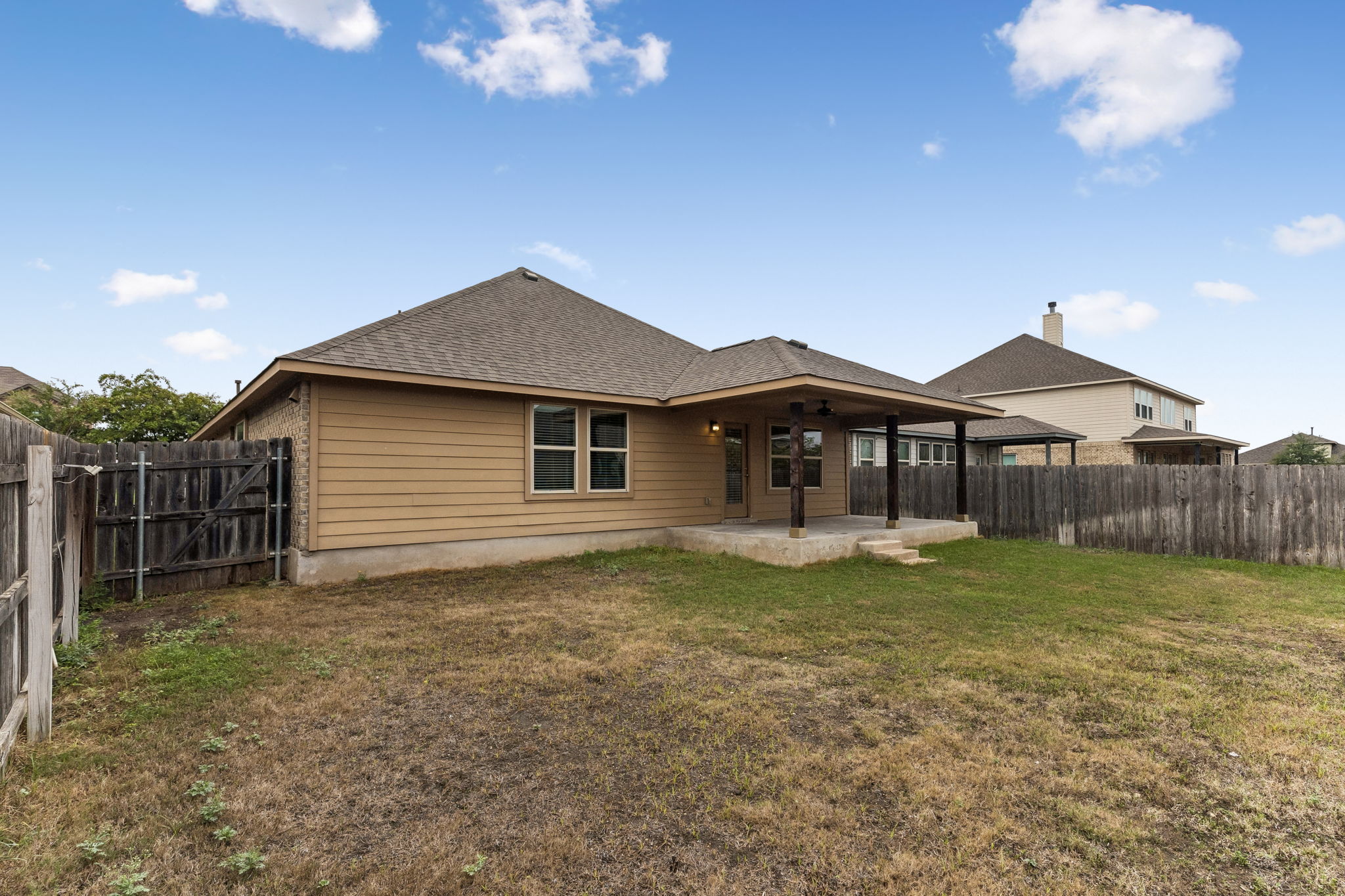 main property photo 34