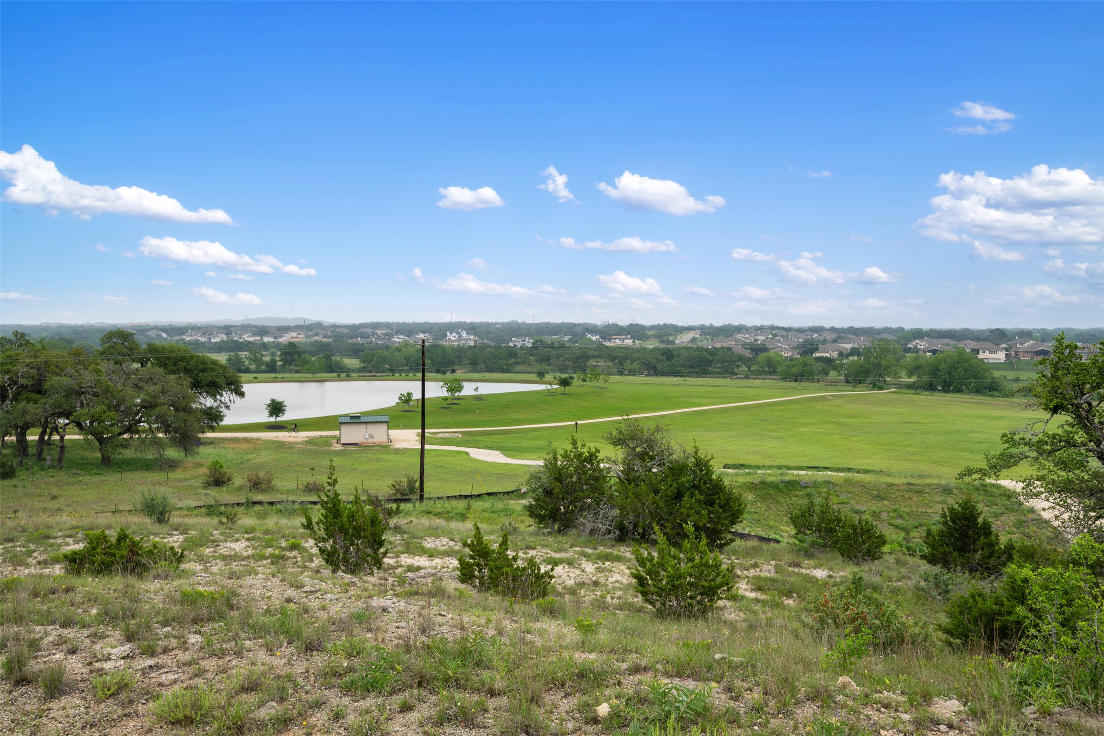 main property photo 9