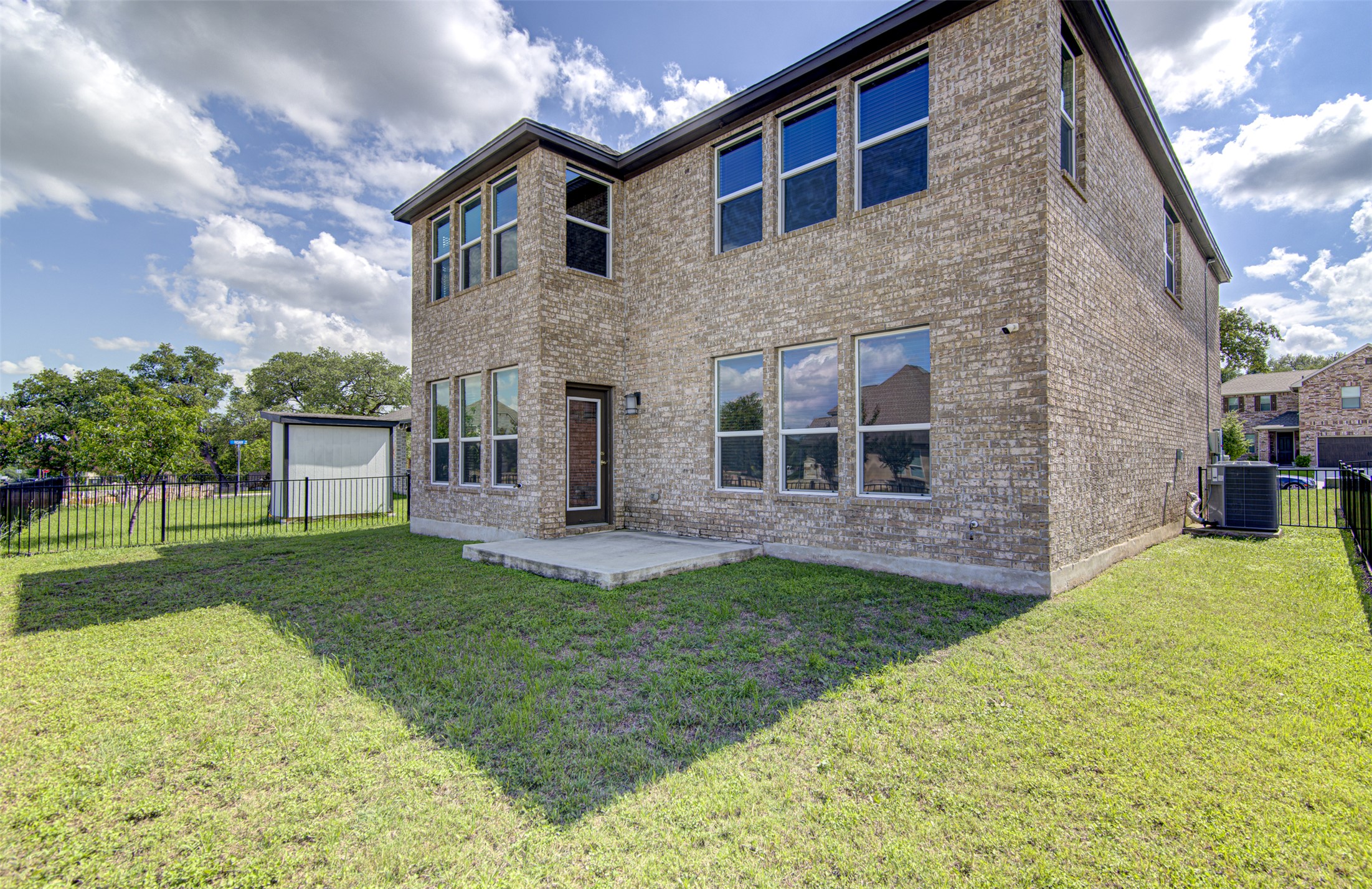 main property photo 30