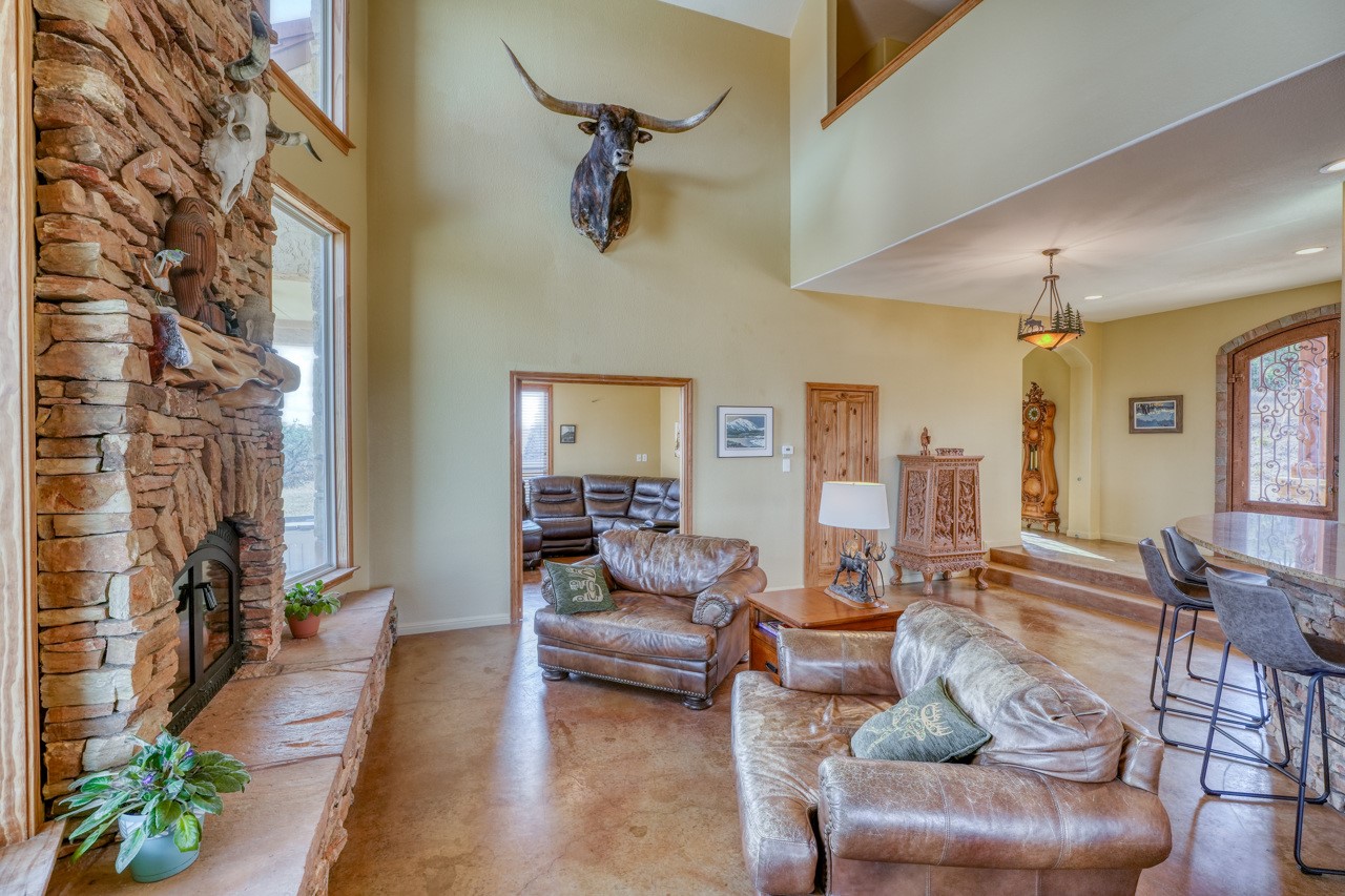 main property photo 5
