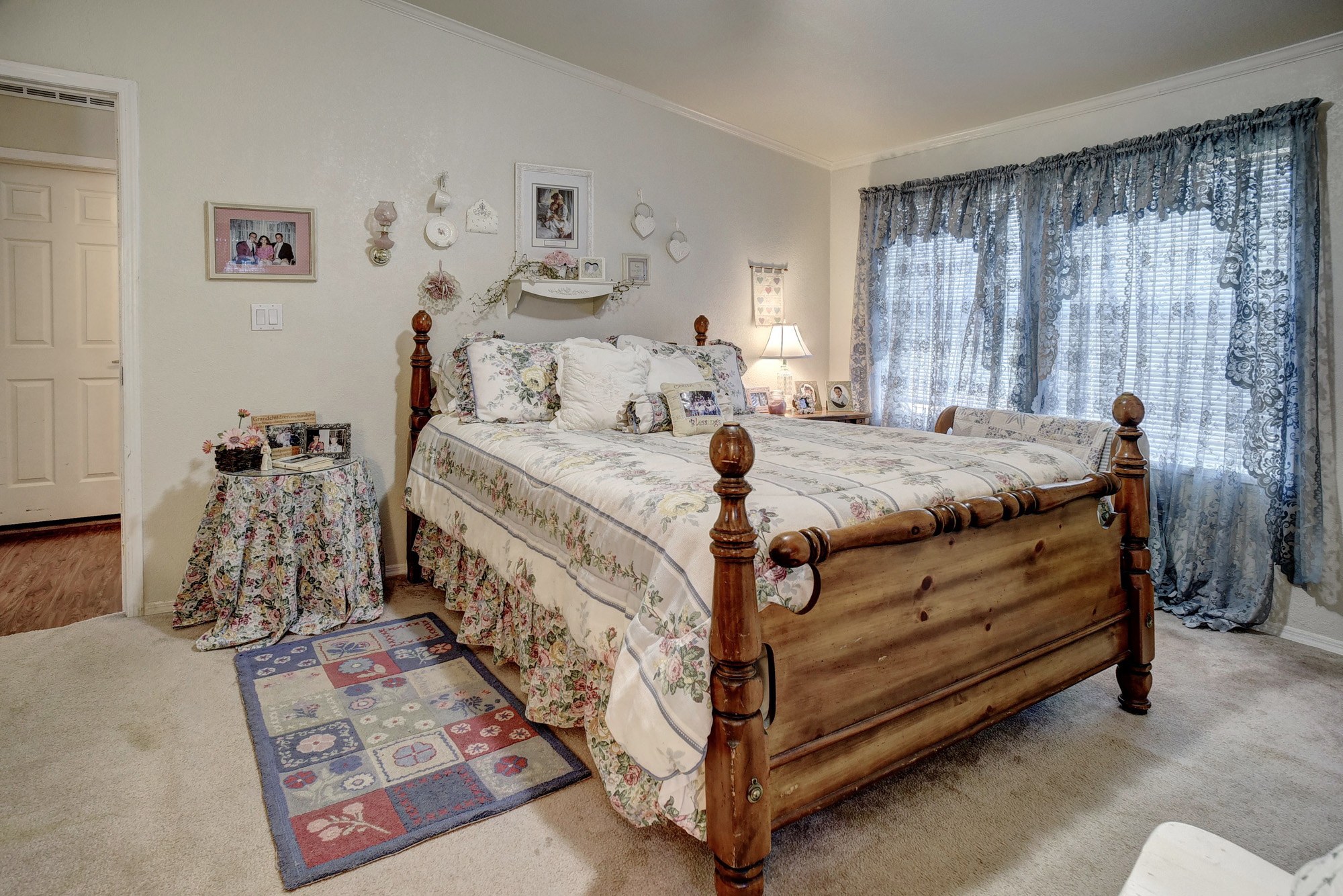 main property photo 28
