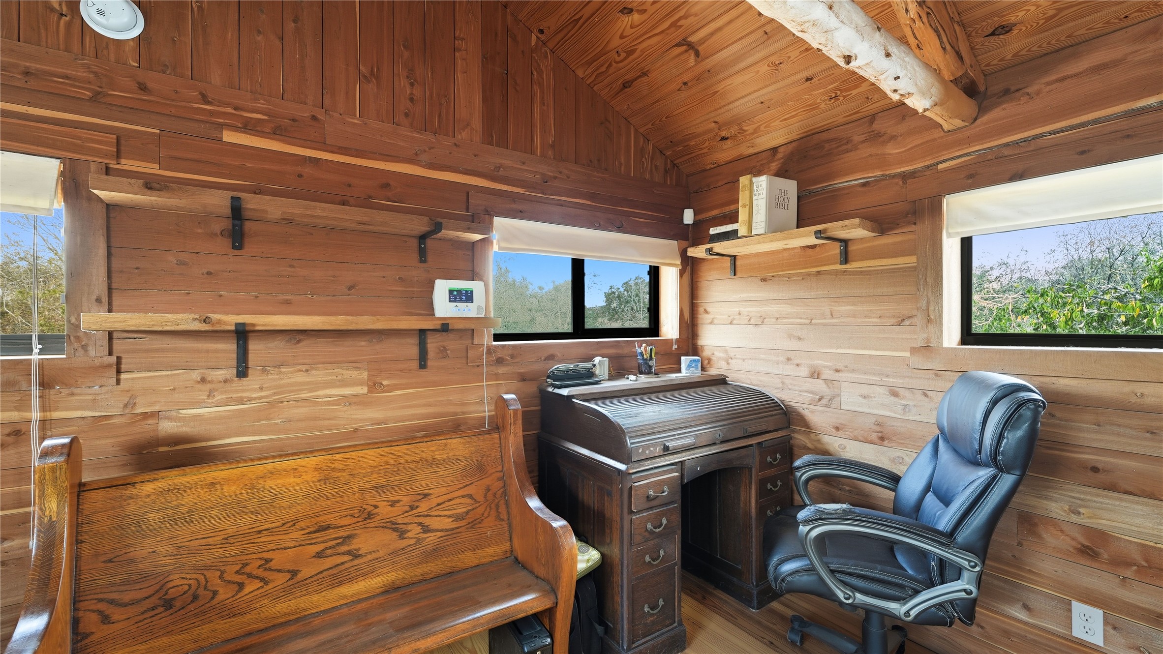 main property photo 25