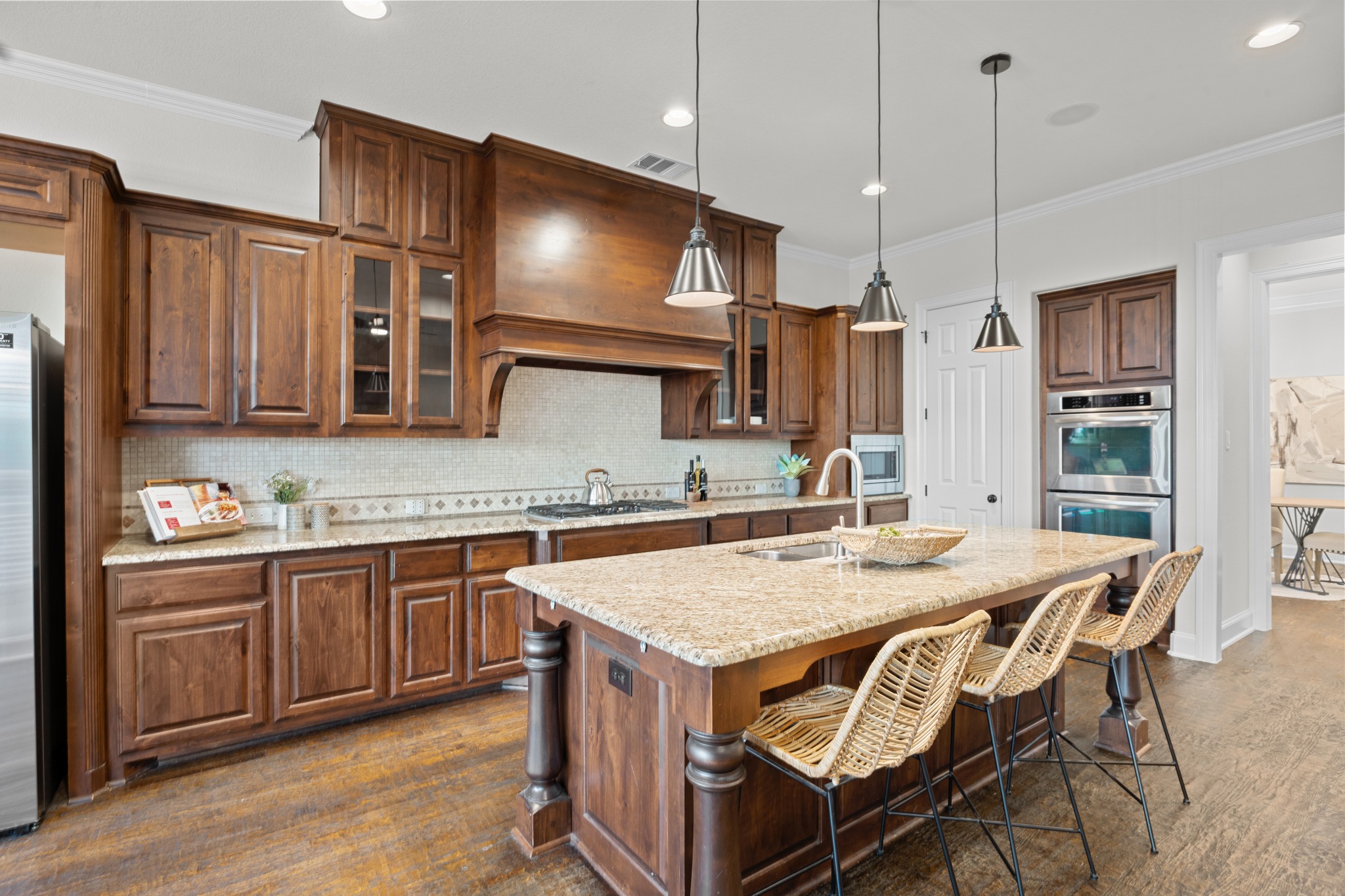main property photo 12