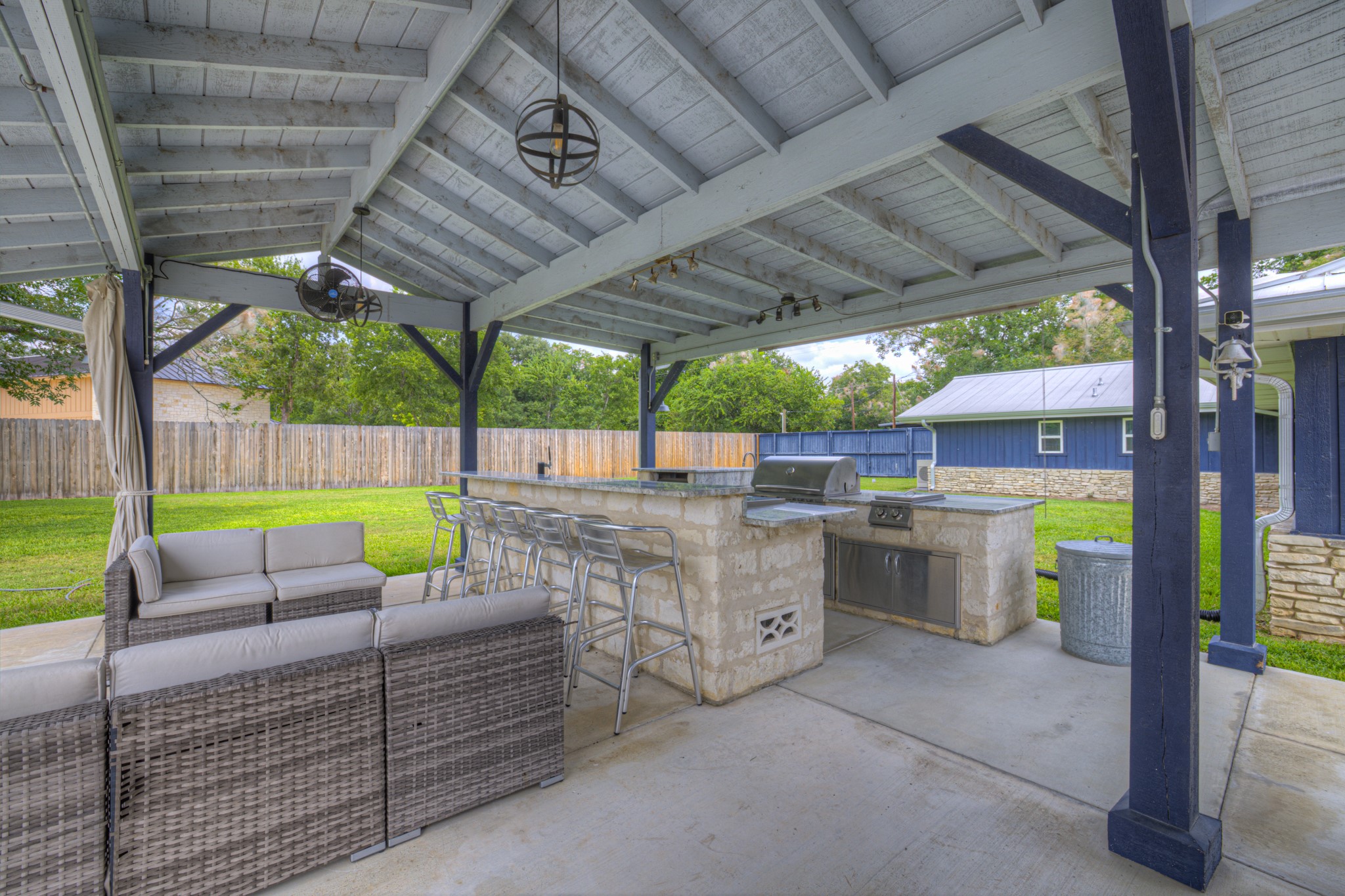 main property photo 25