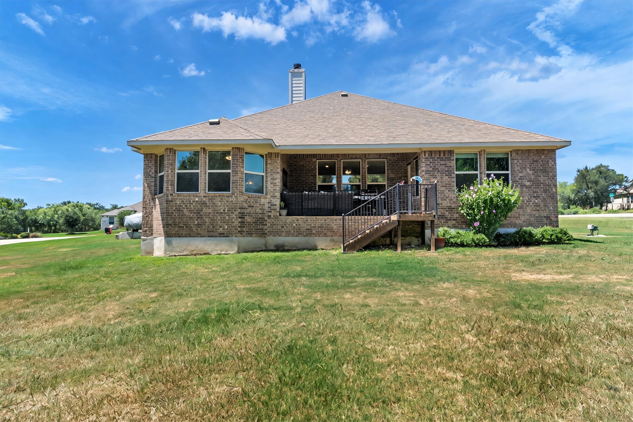 main property photo 29
