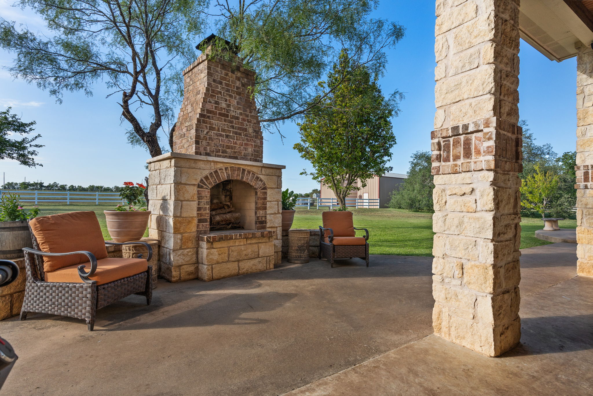 main property photo 23