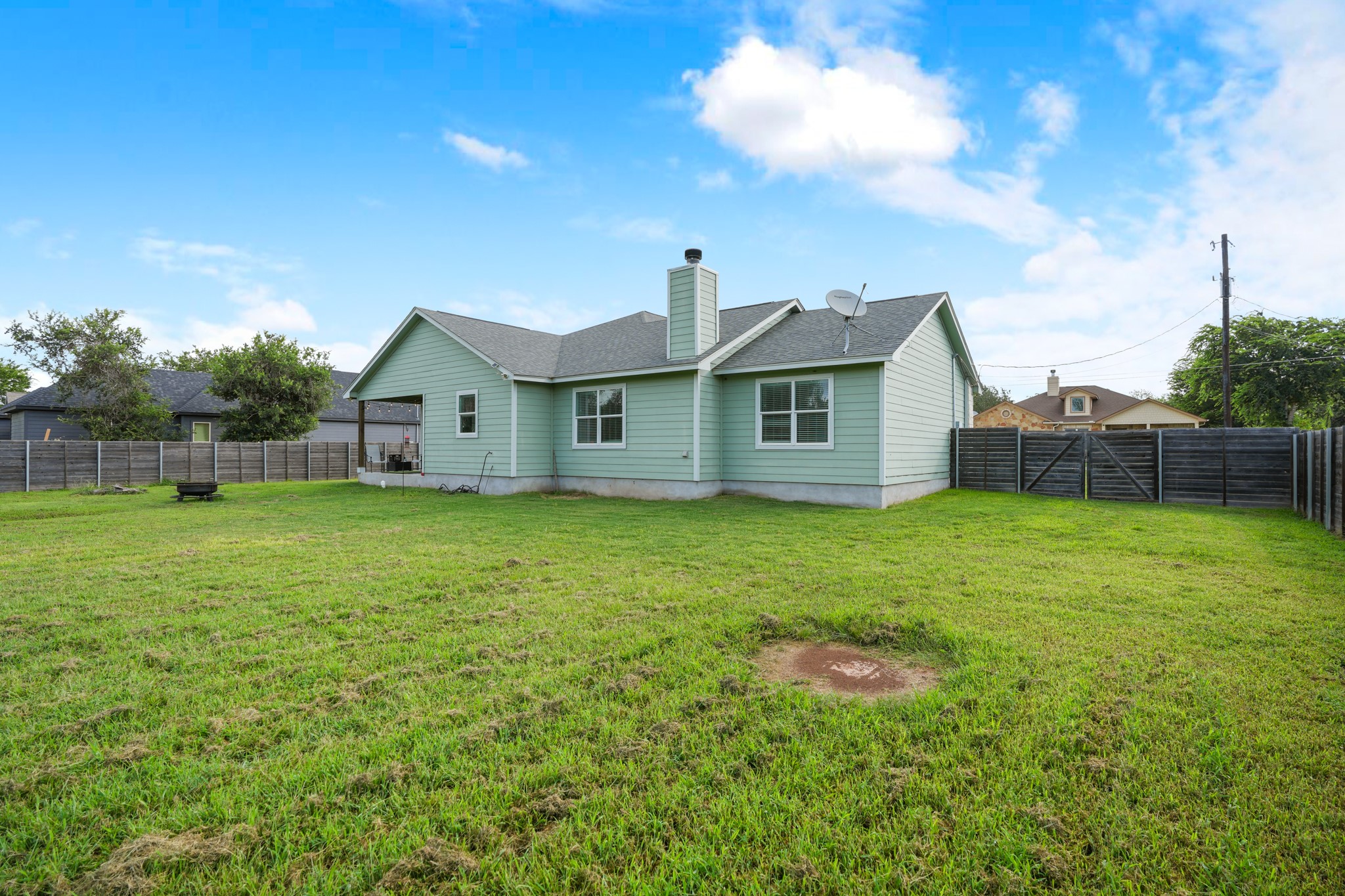 main property photo 25