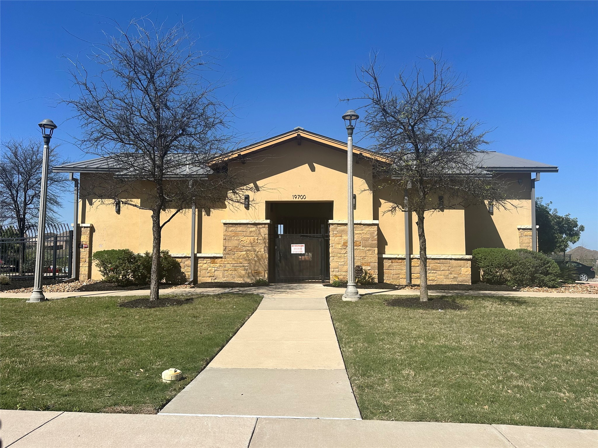 main property photo 19
