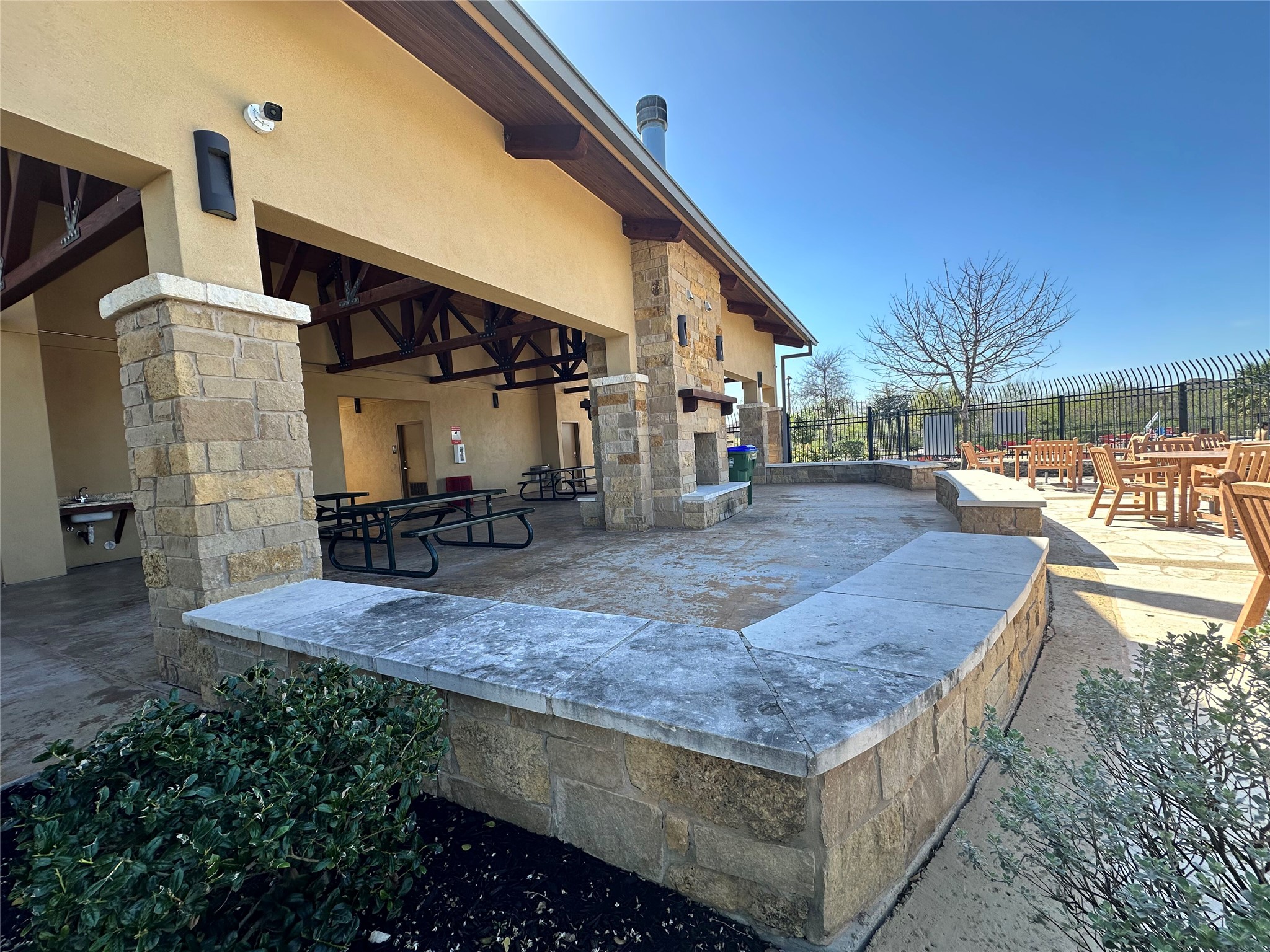 main property photo 22