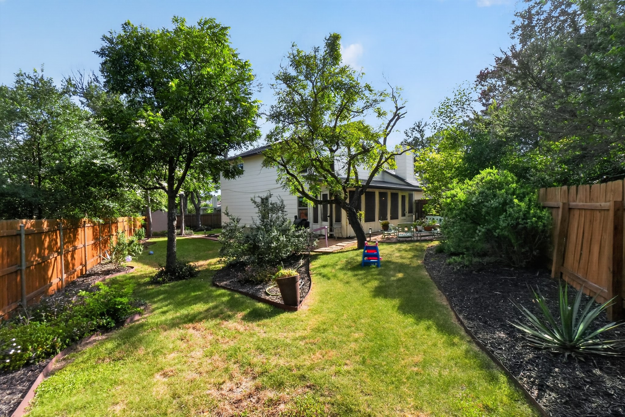 main property photo 30