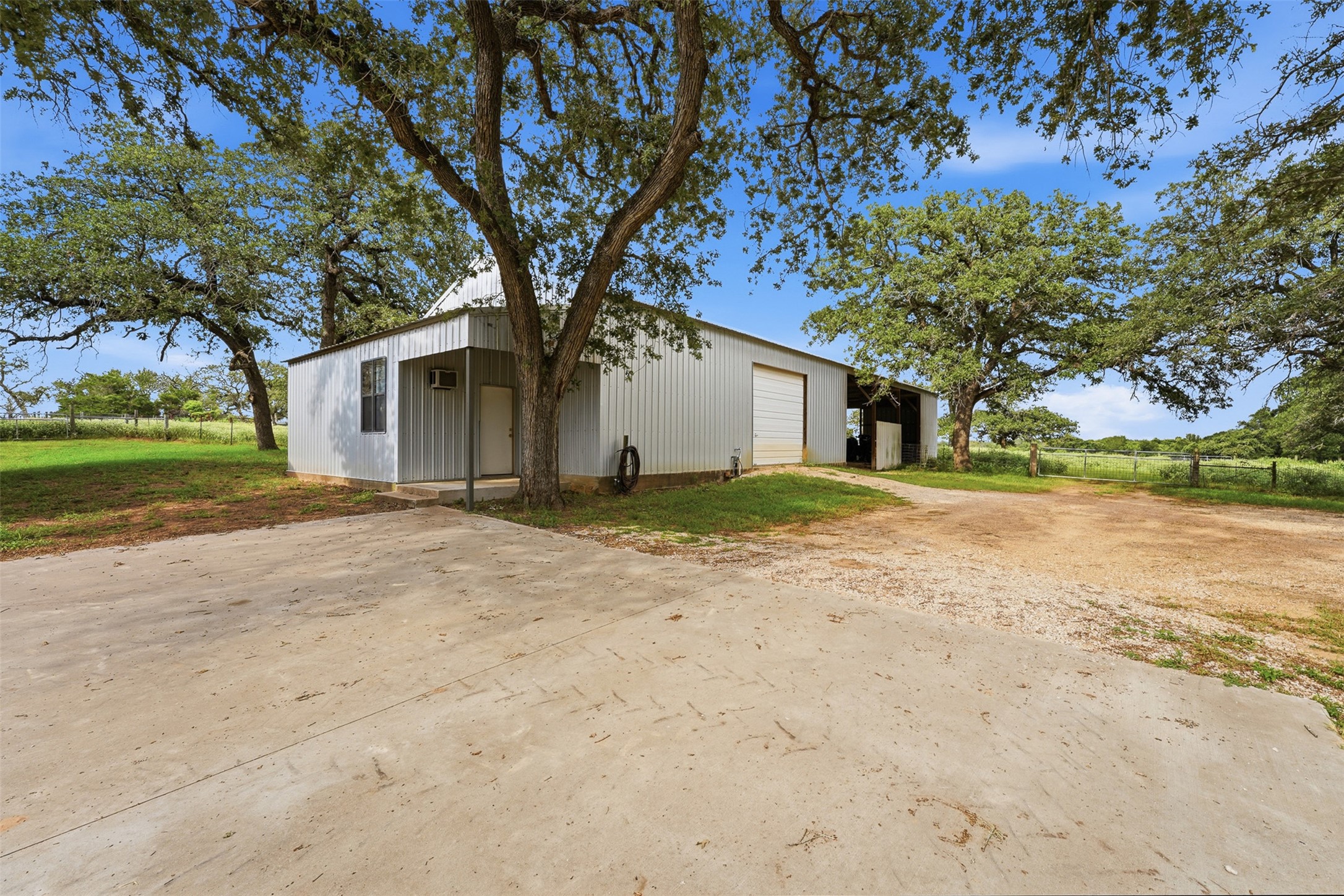main property photo 34