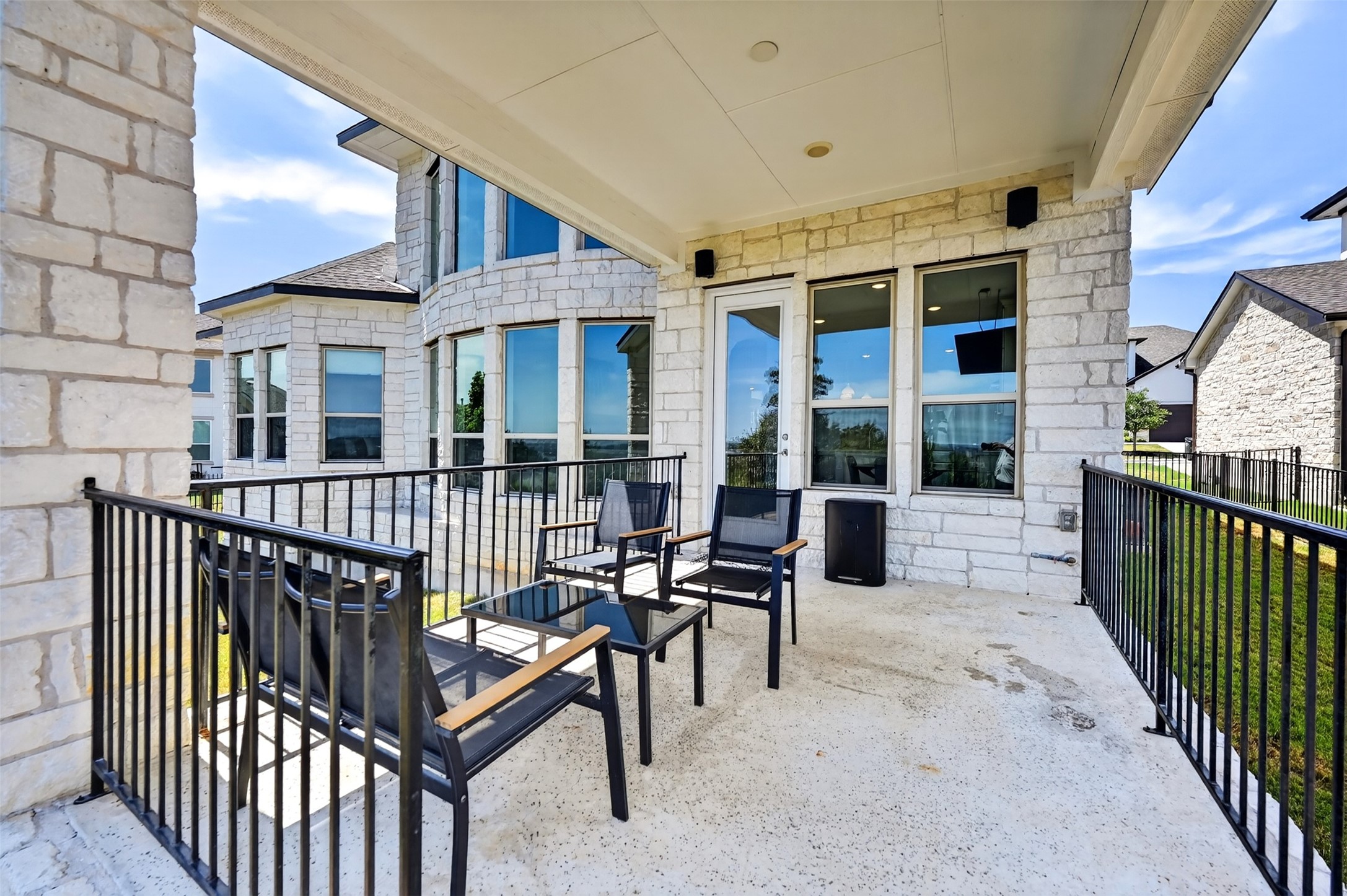 main property photo 13