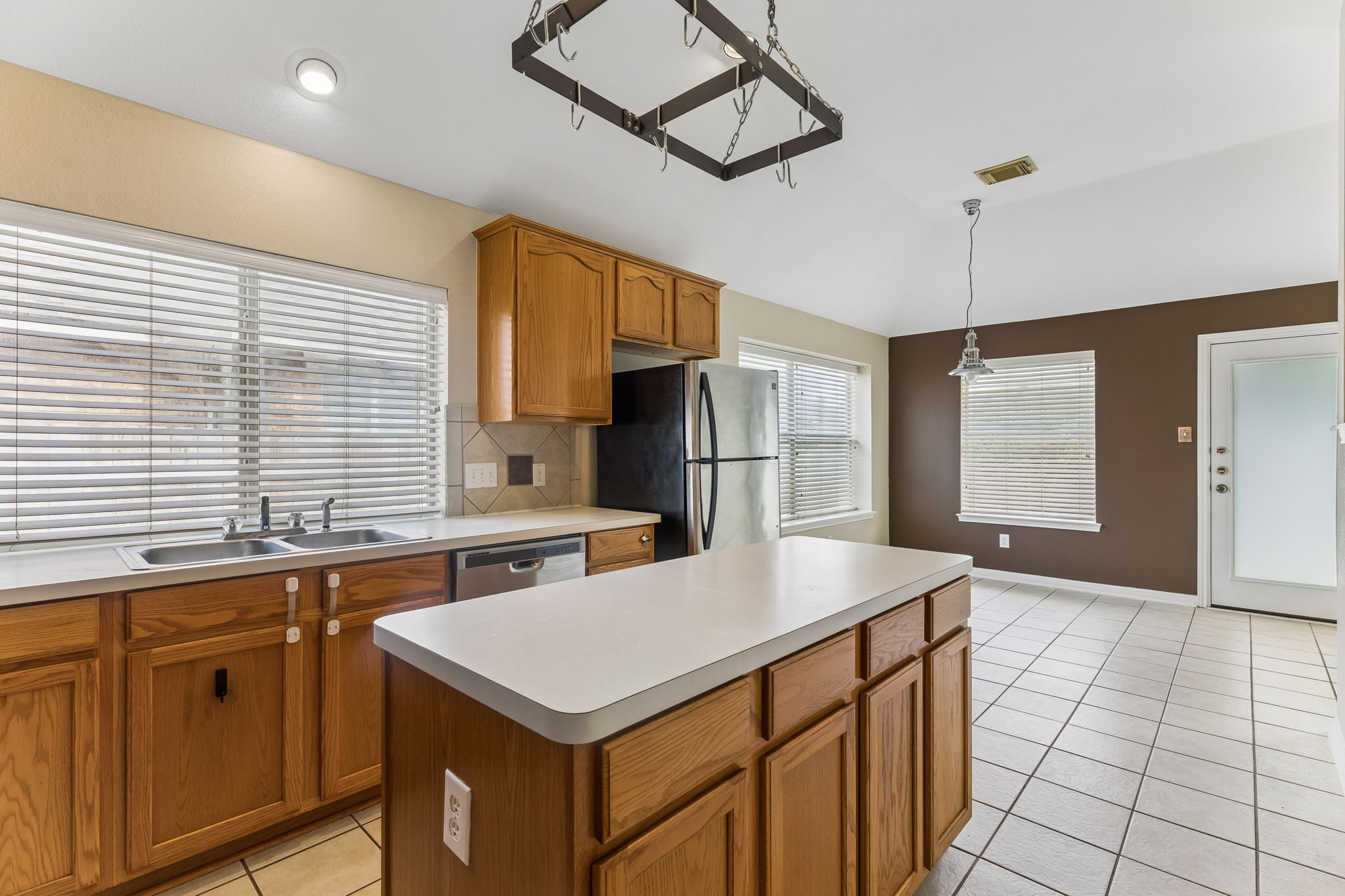 main property photo 9