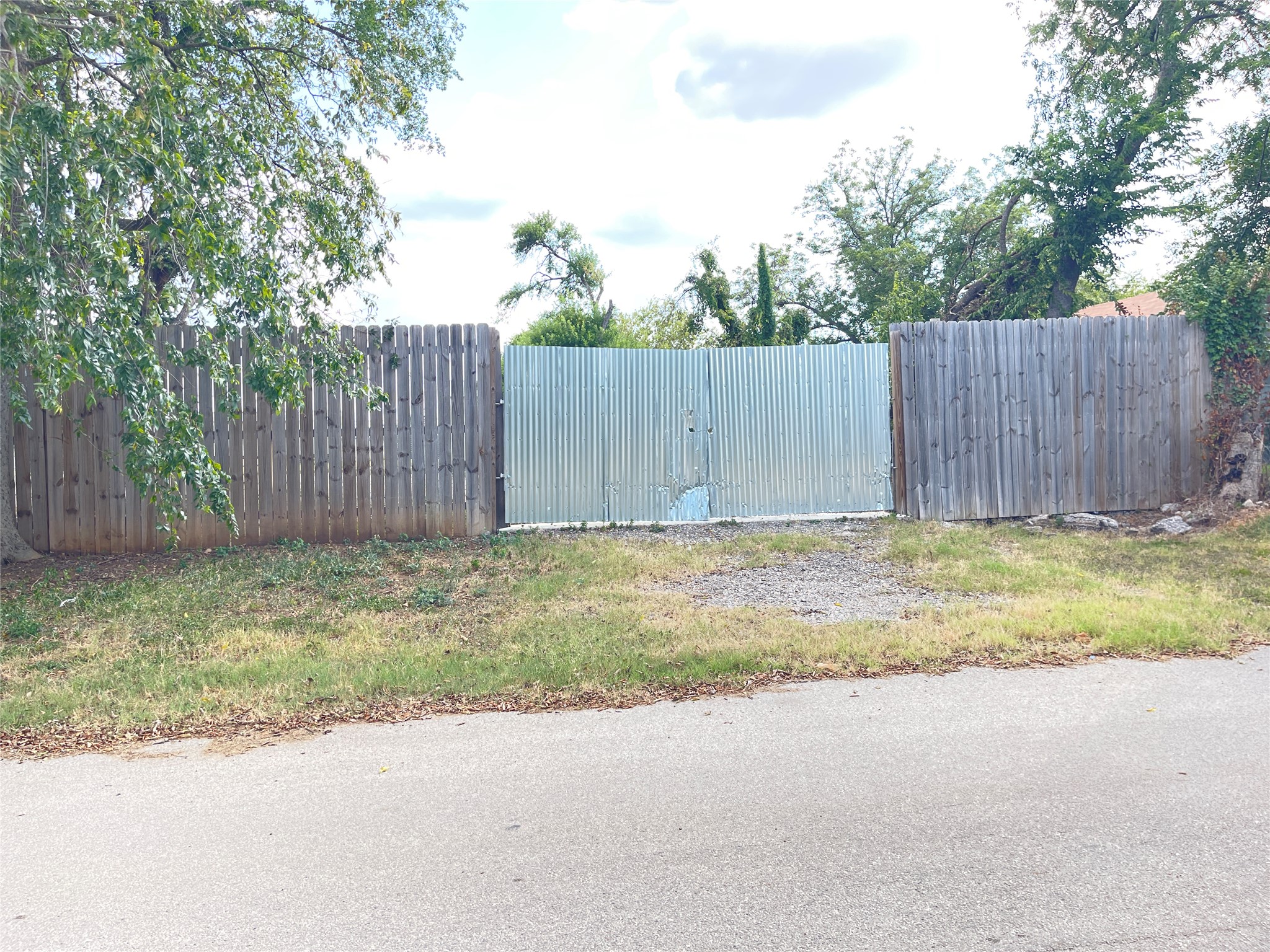 main property photo 19