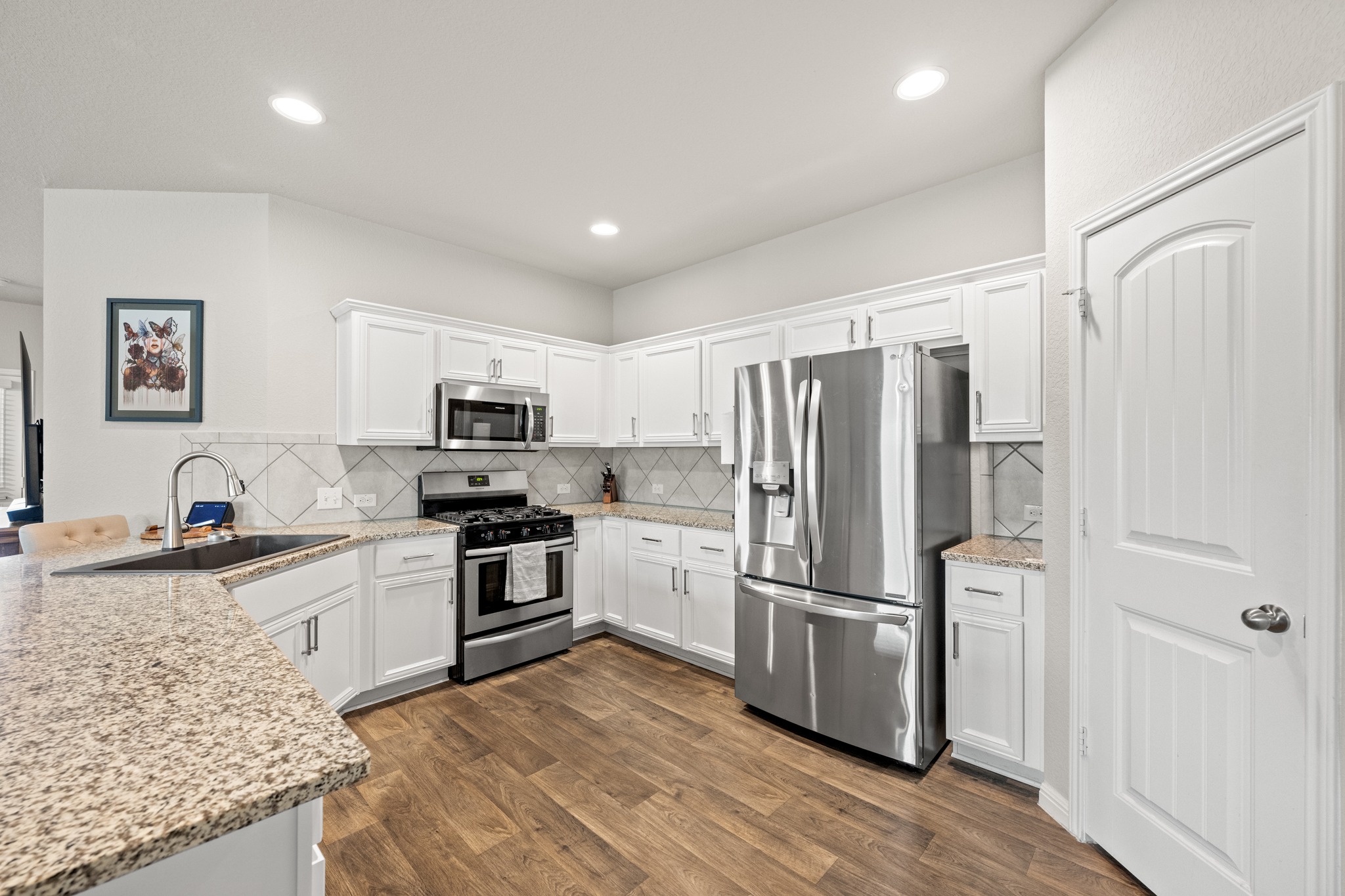 main property photo 7