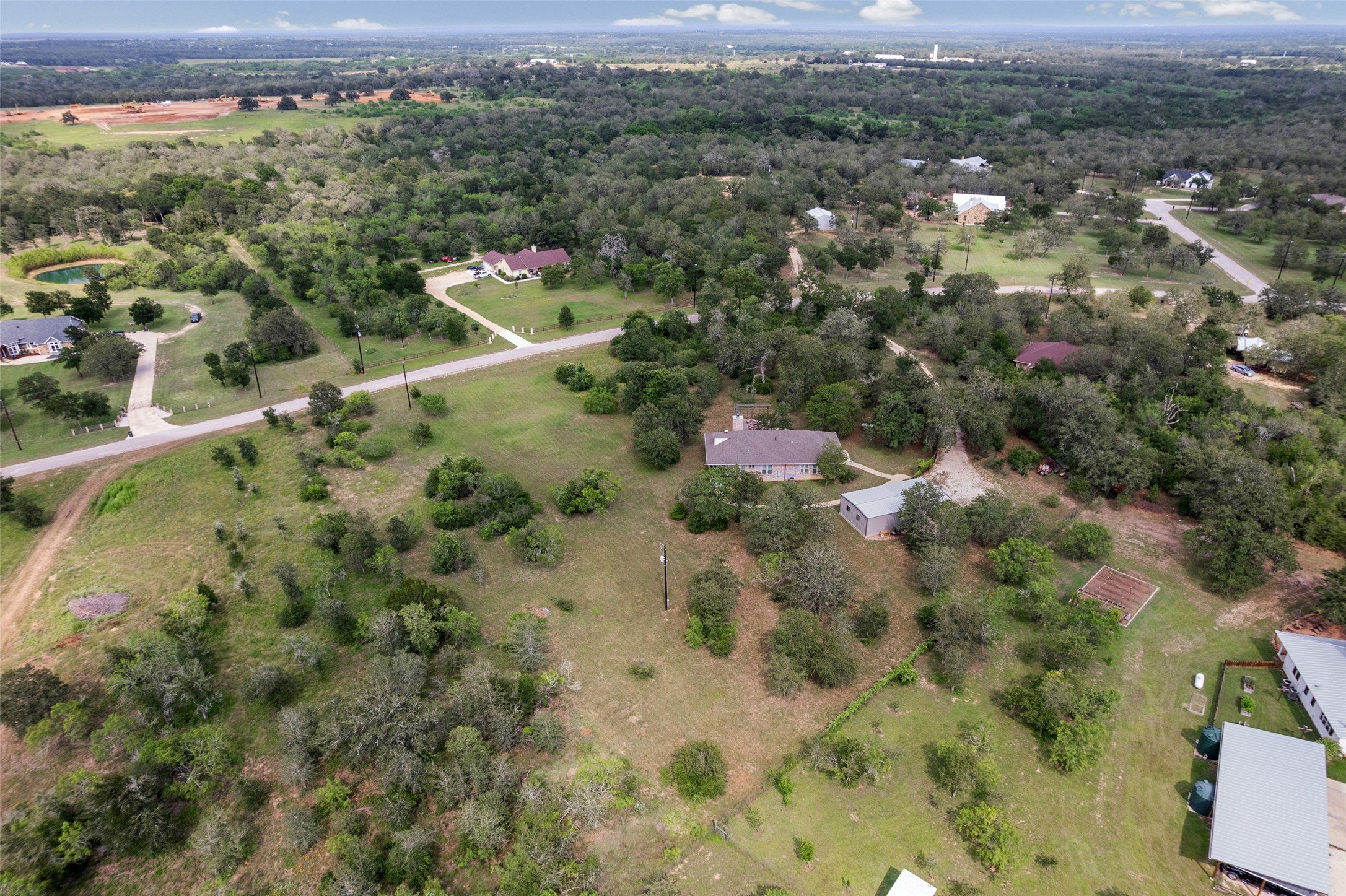 main property photo 30