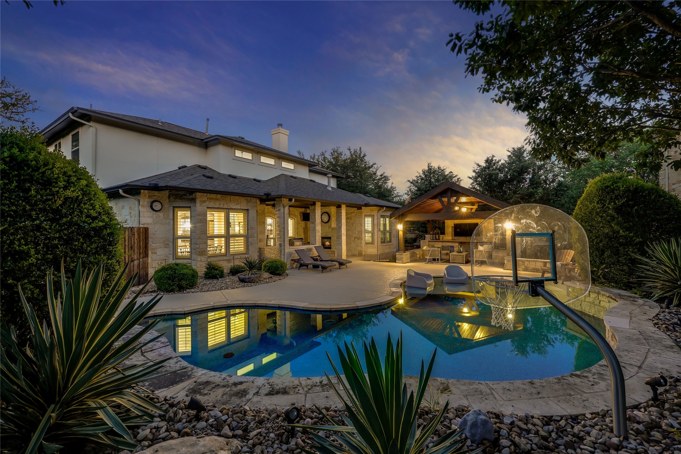 main property photo 16