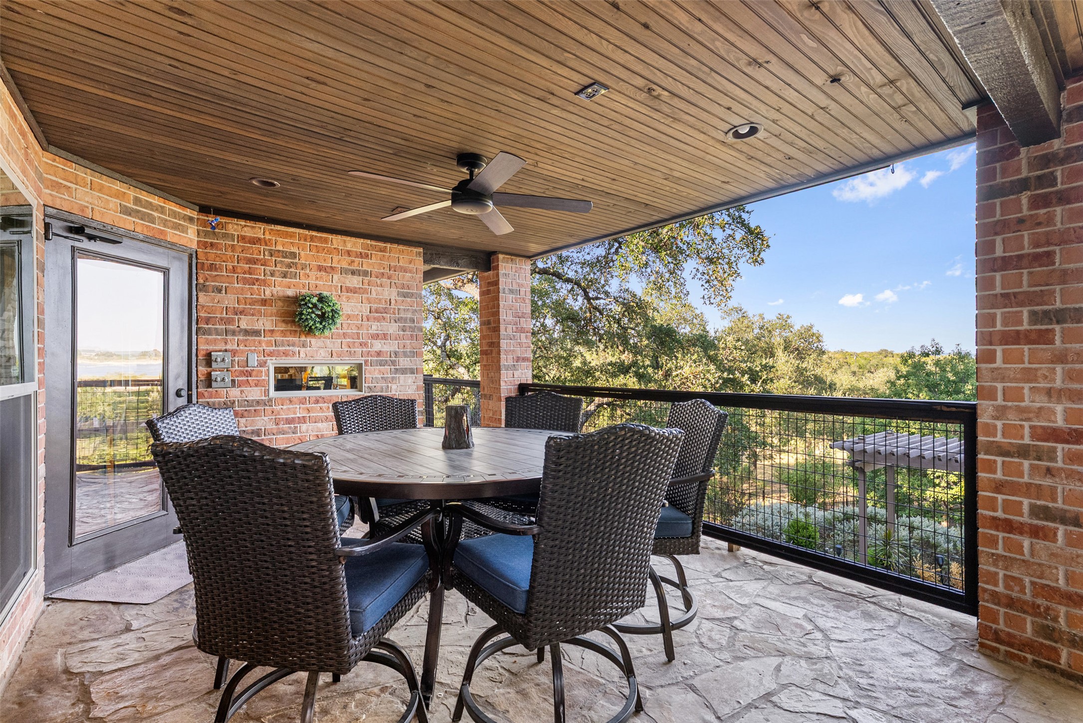 main property photo 13