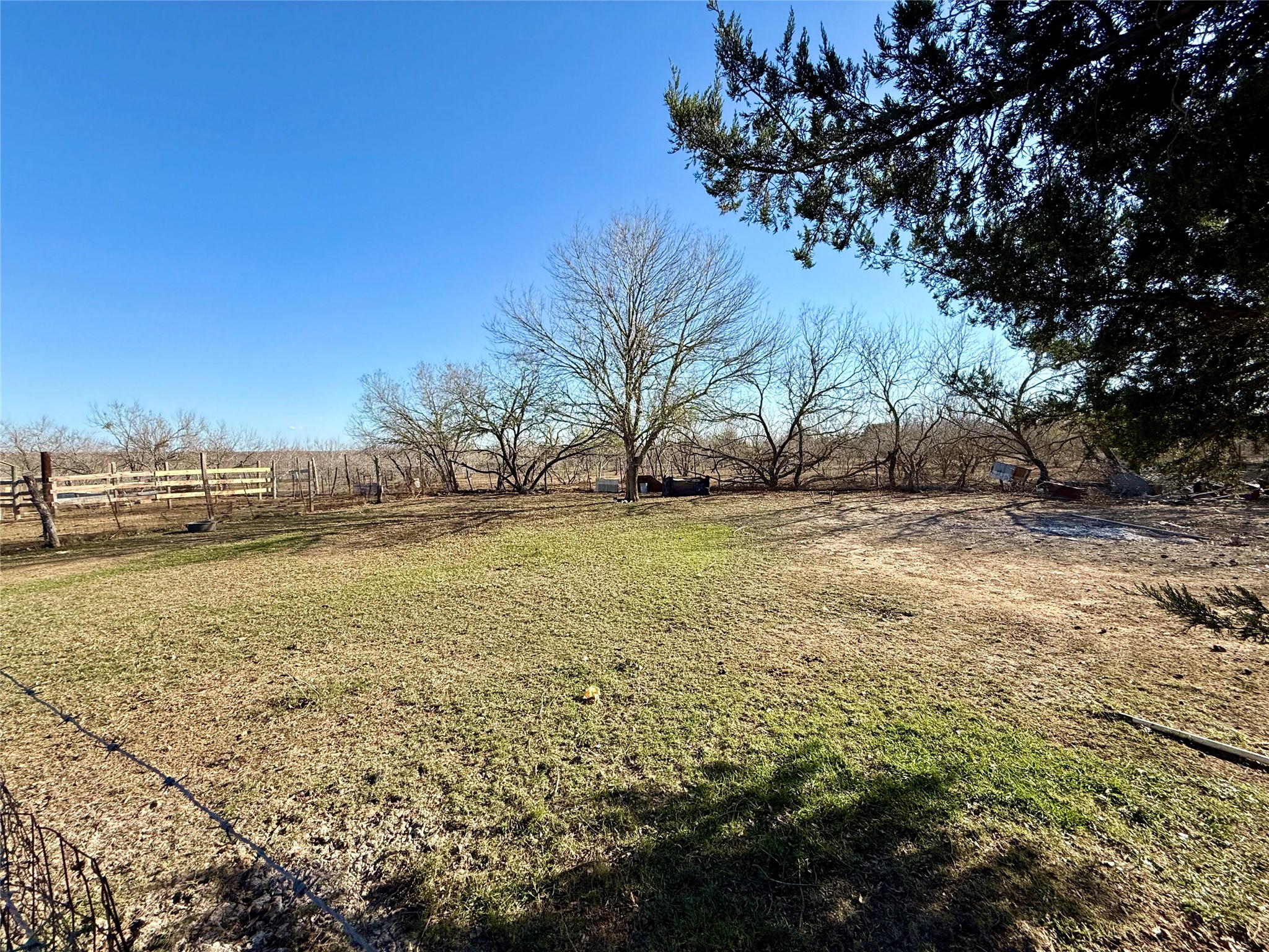 main property photo 28