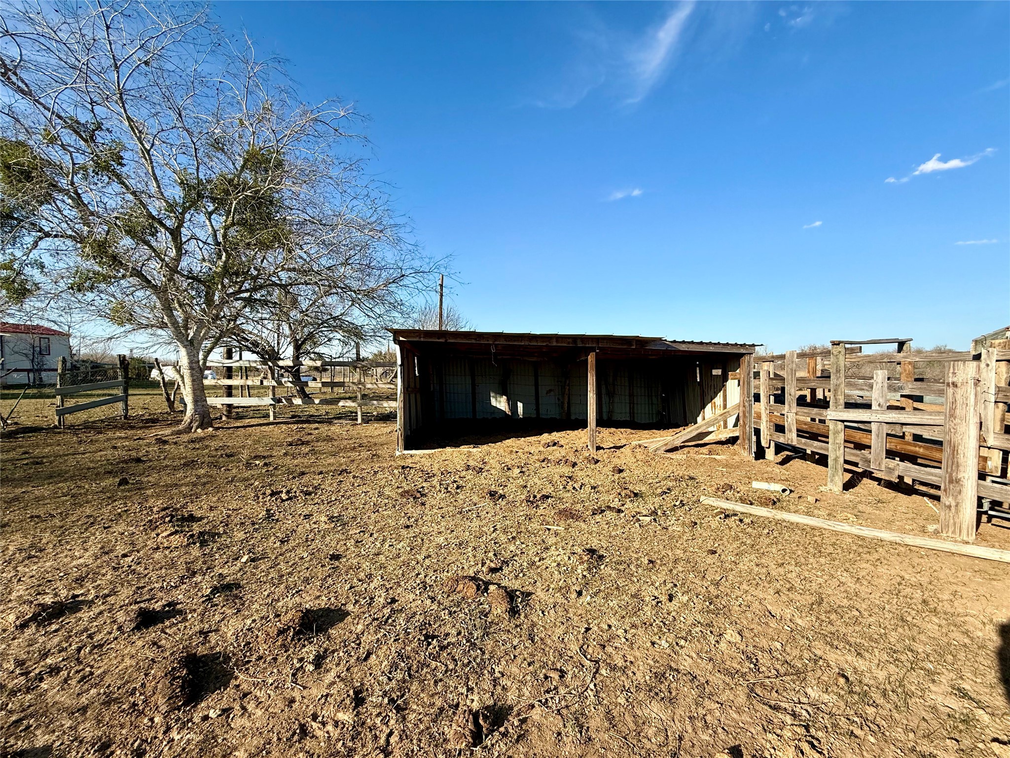 main property photo 37